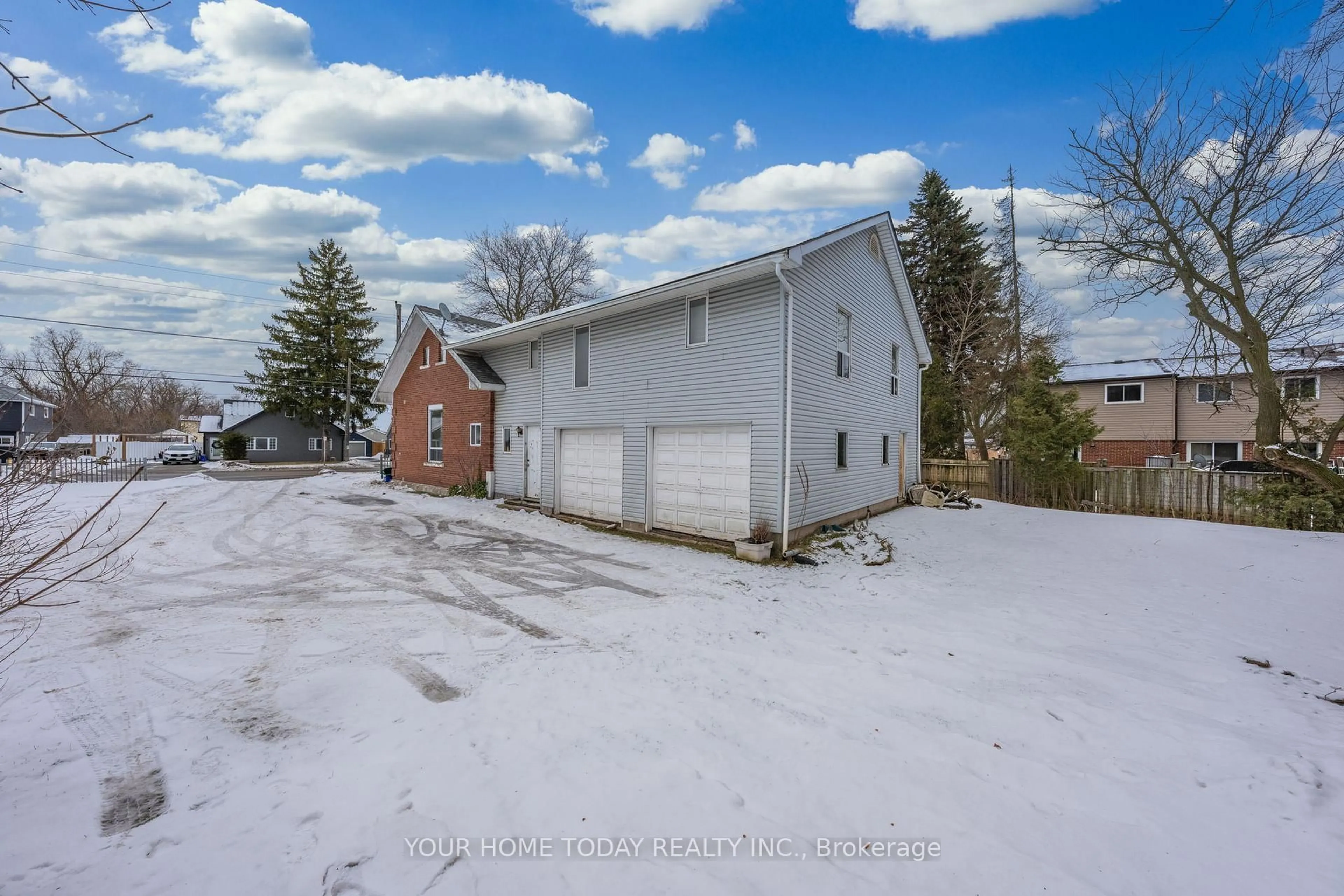 A pic from outside/outdoor area/front of a property/back of a property/a pic from drone, street for 164 Main St, Halton Hills Ontario L7J 1X9