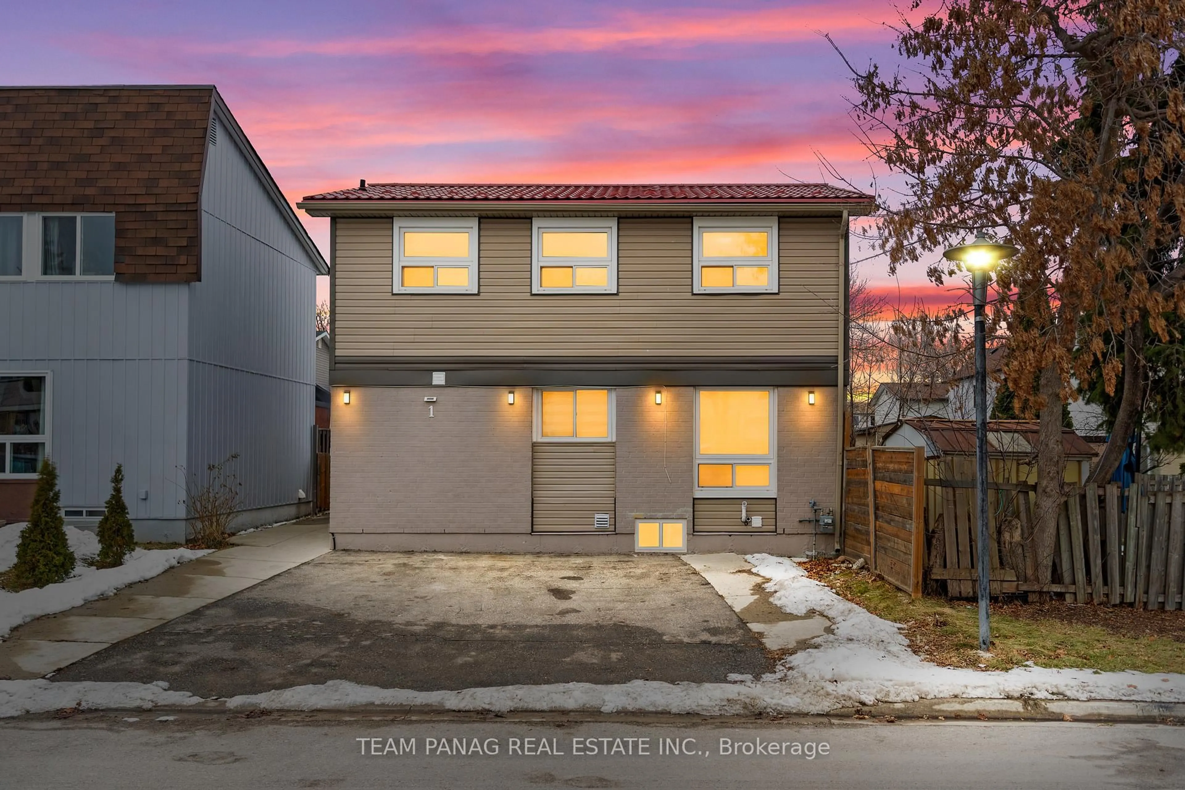 Unknown for 1 Golden Gate Dr, Brampton Ontario L6S 2K5