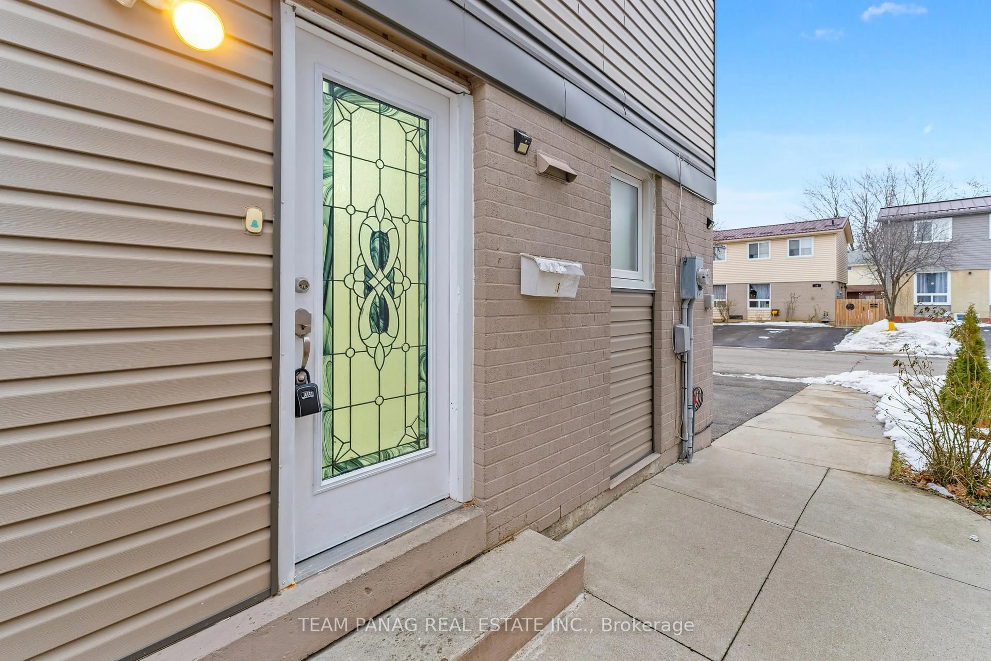 Unknown for 1 Golden Gate Dr, Brampton Ontario L6S 2K5