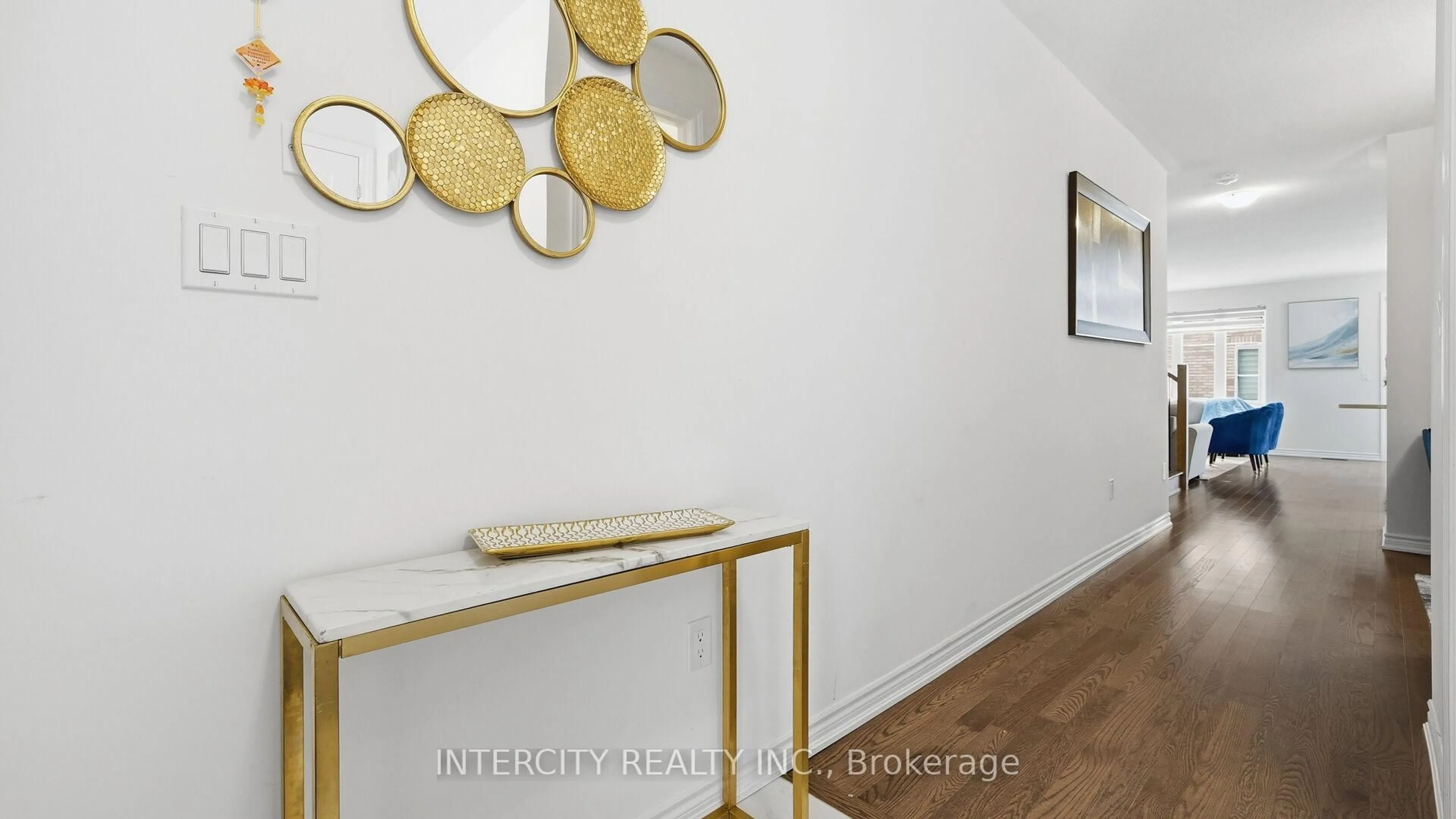 Indoor entryway for 66 Camino Real Dr, Caledon Ontario L7C 4L9