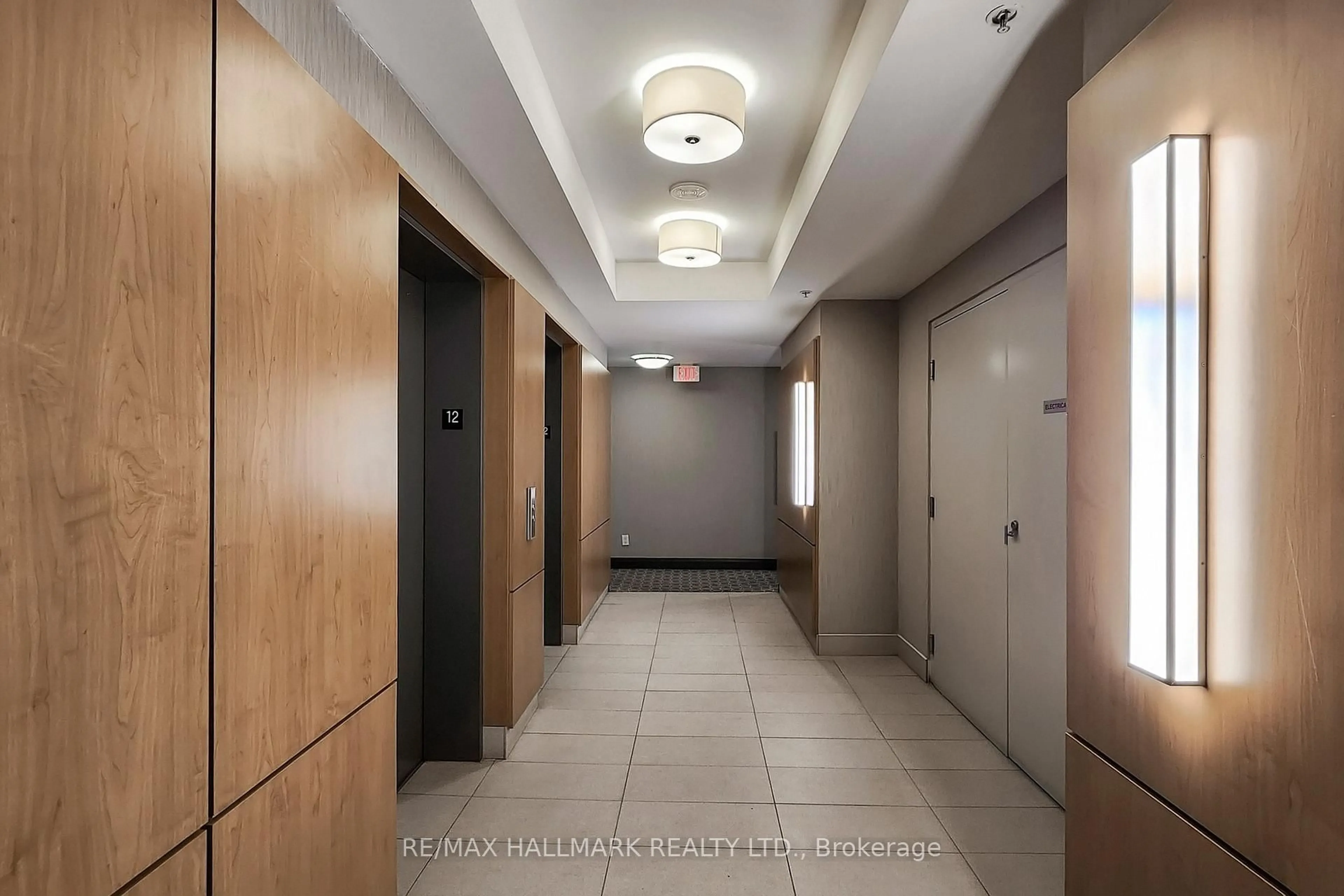 Indoor foyer for 840 Queens Plate Dr #1207, Toronto Ontario M9W 0E7