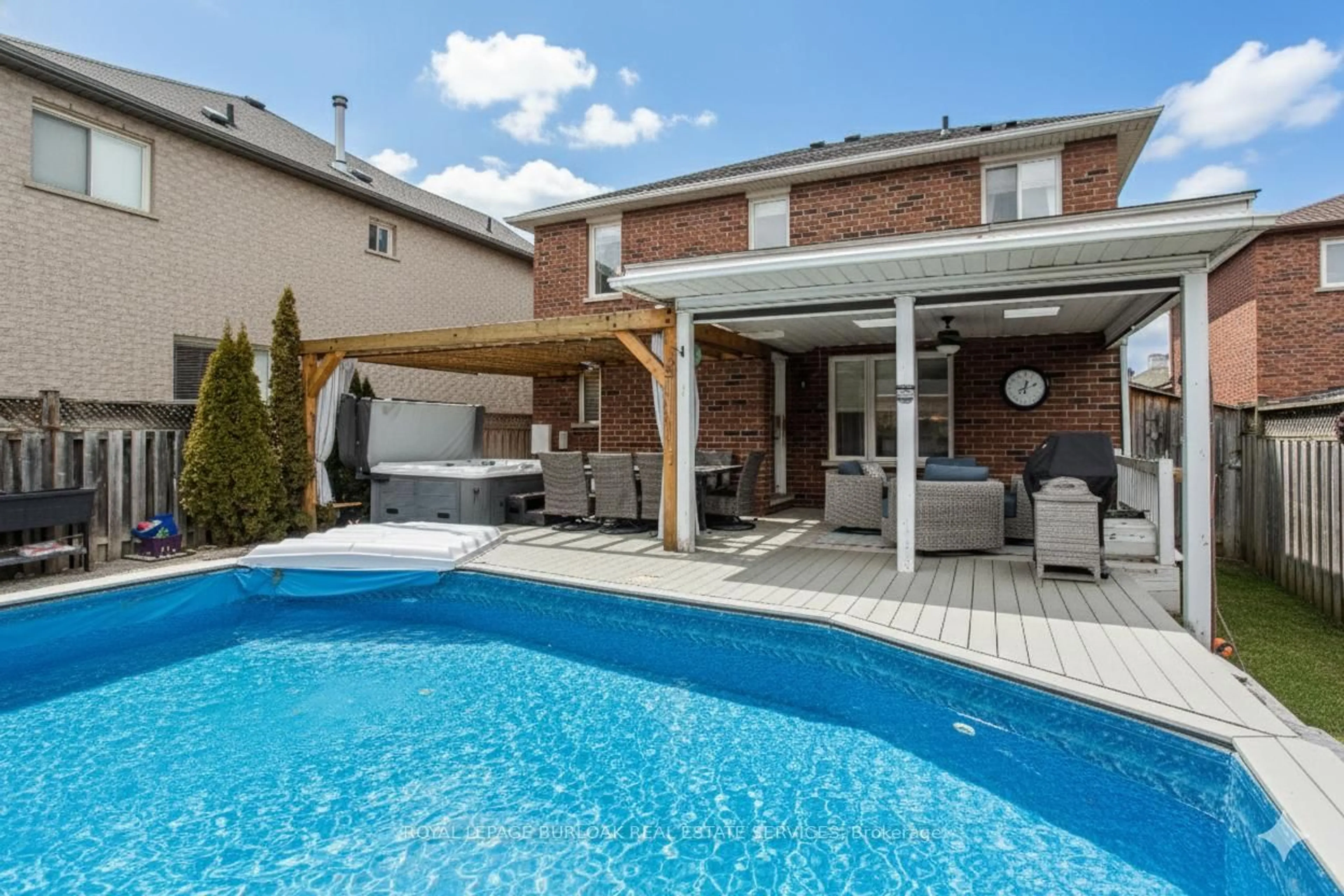 Pool for 606 Williamson Crt, Burlington Ontario L7S 2K6