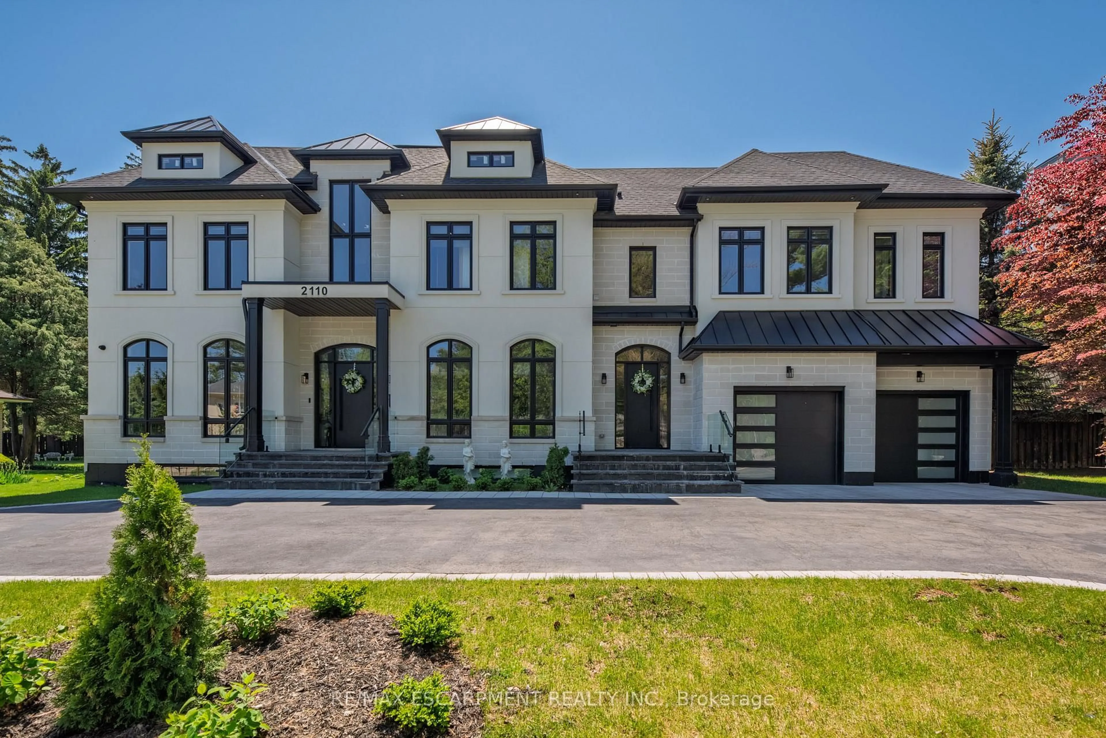 Home with brick exterior material, street for 2110 Stonehouse Cres, Mississauga Ontario L5H 3J1