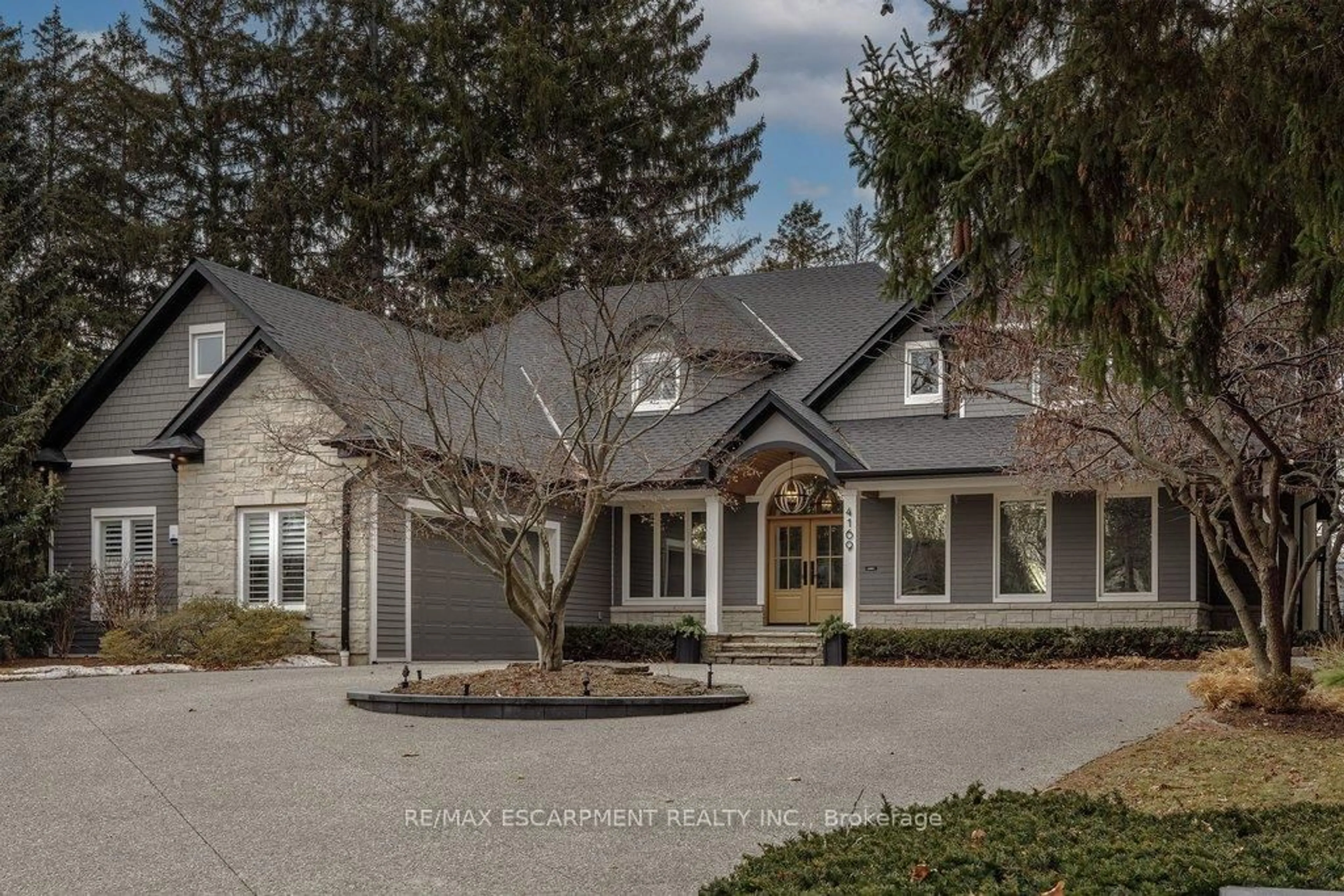 Home with brick exterior material, street for 4169 Lakeshore Rd, Burlington Ontario L7L 1A5