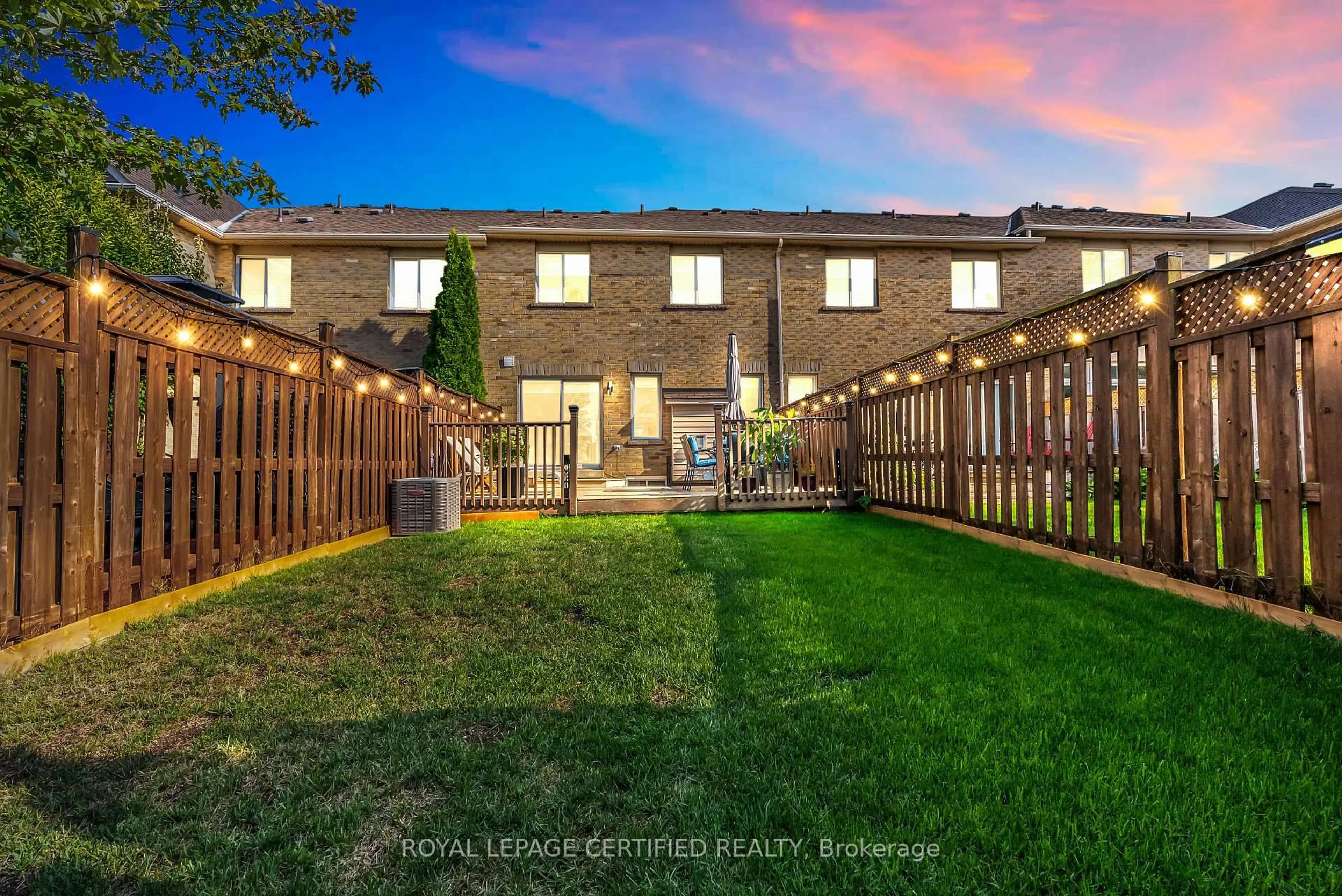 Patio, street for 2511 Boros Rd #3, Burlington Ontario L7M 5B2