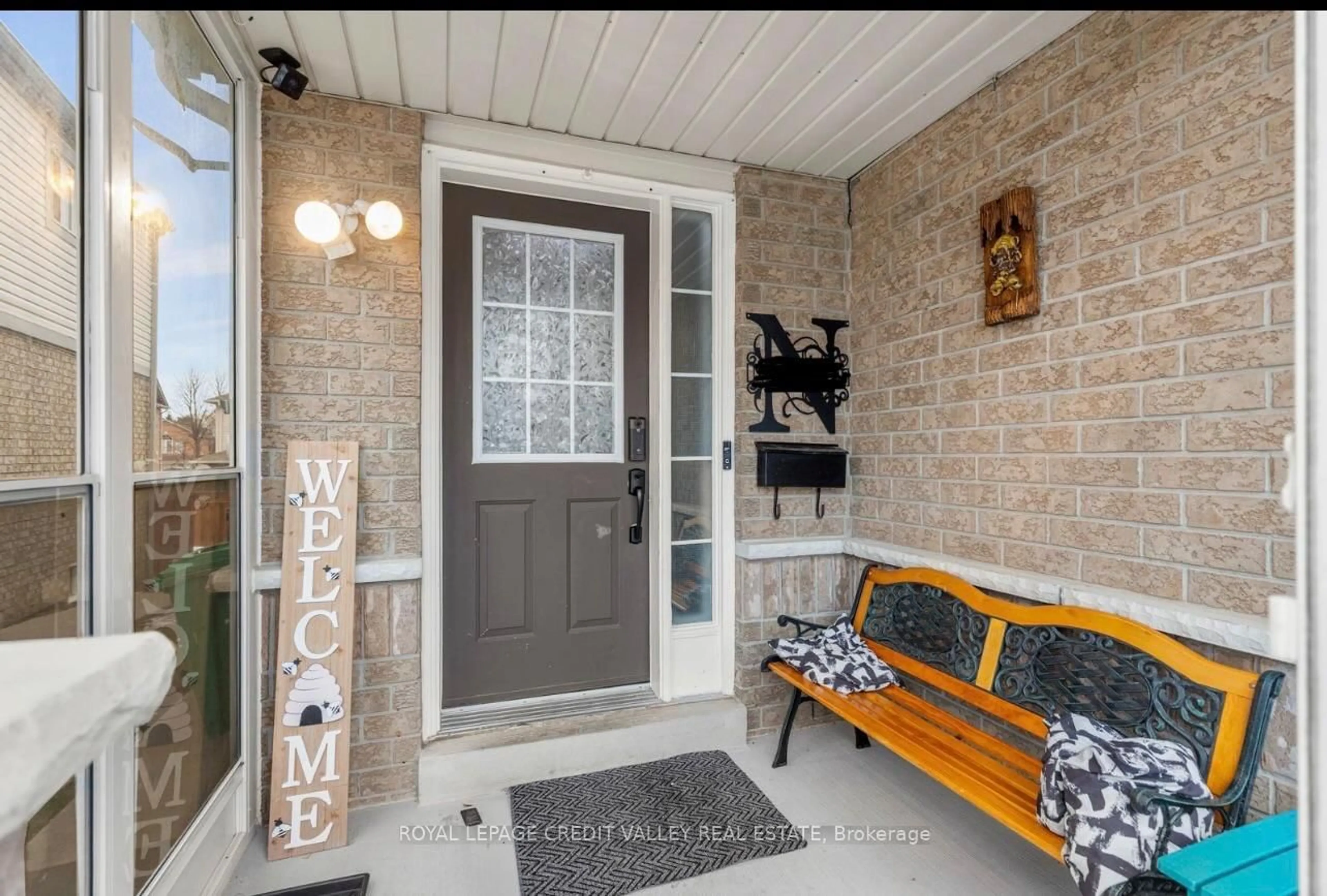 Indoor entryway for 84 Whiteface Cres, Brampton Ontario L6X 4X3