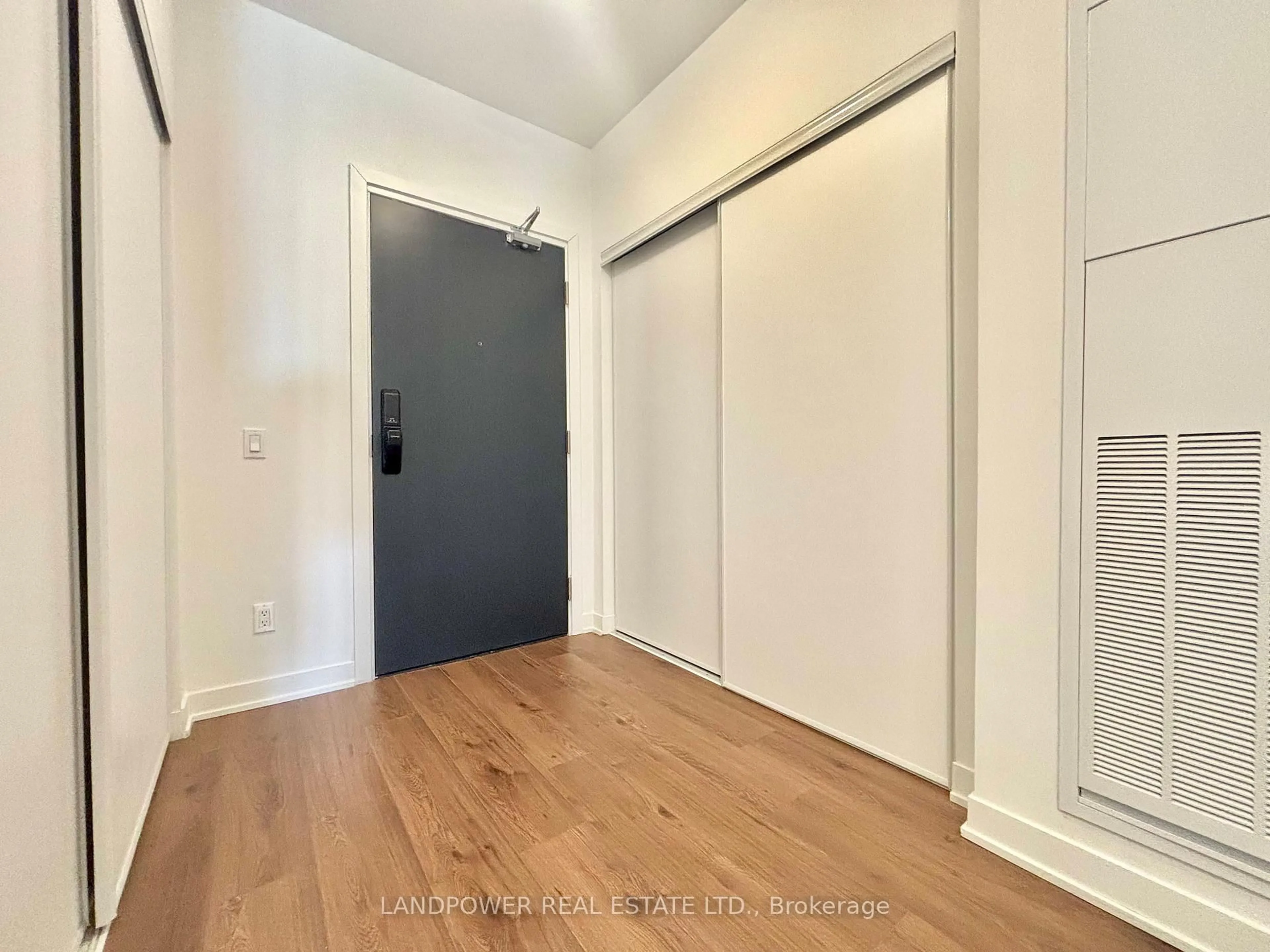 Indoor entryway for 405 Dundas St #210, Oakville Ontario L6M 5P9