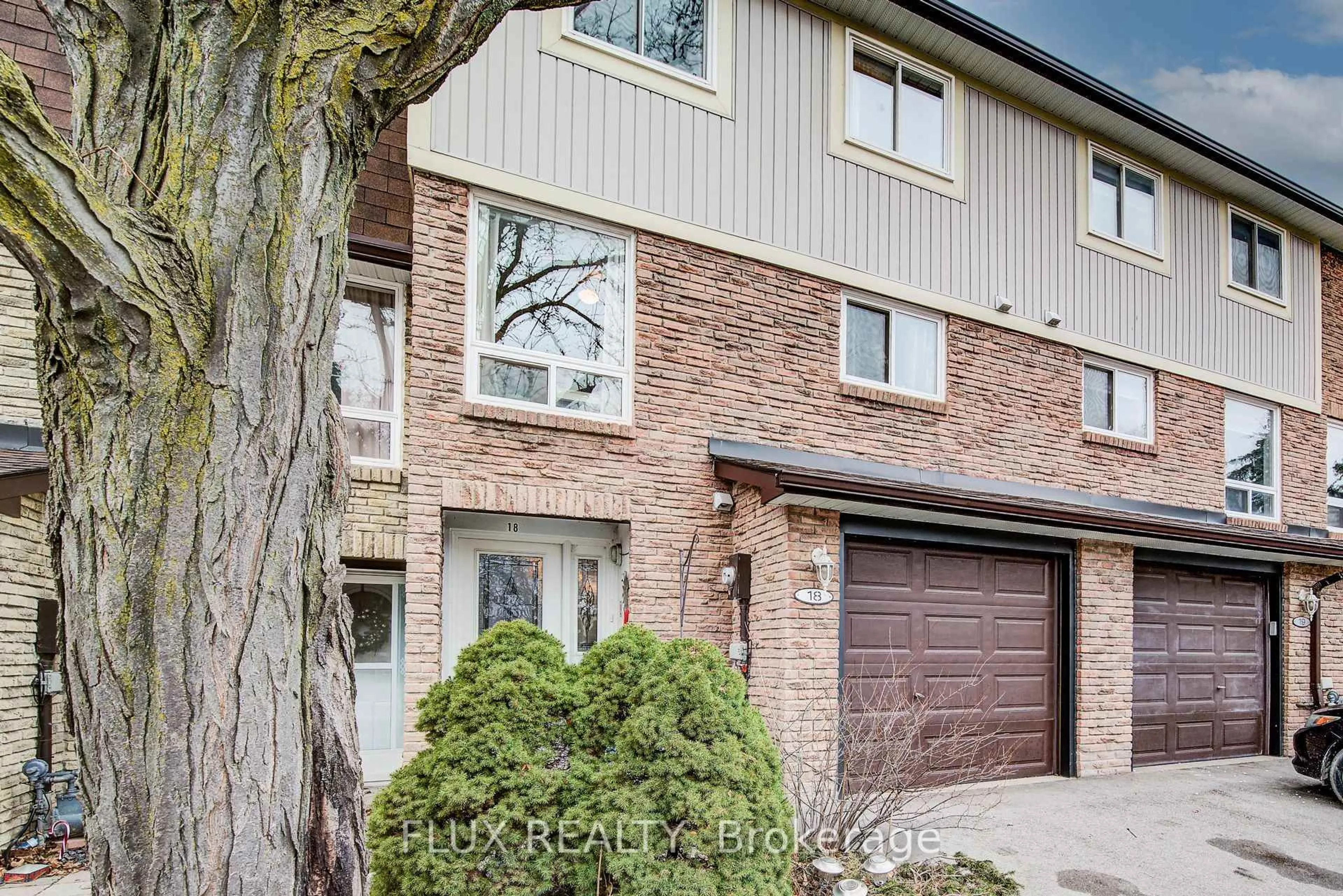 Home with brick exterior material, street for 741 Woodward Ave #18, Milton Ontario L9T 3T6