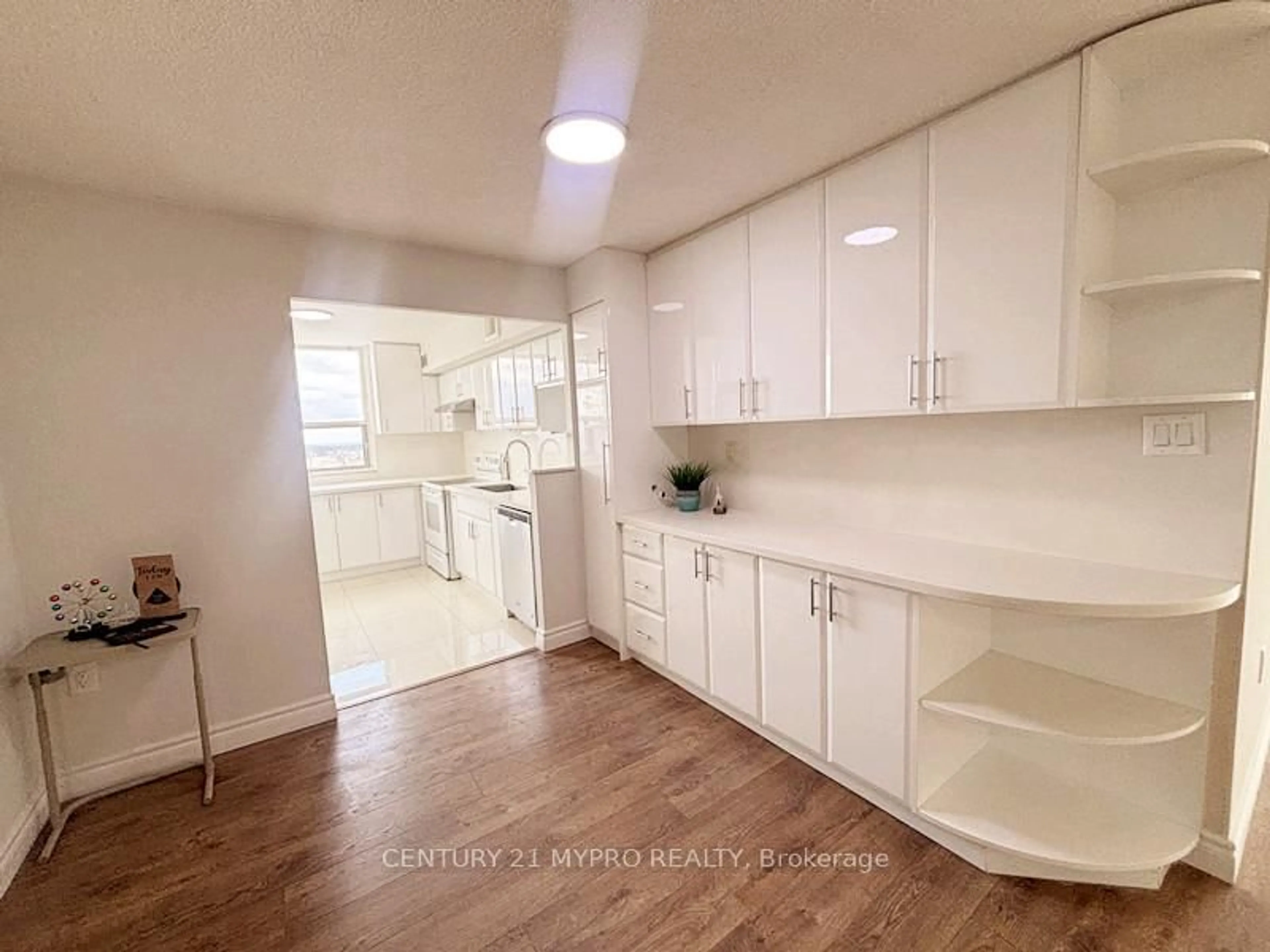 Unknown for 355 Rathburn Rd #1001, Mississauga Ontario L4Z 1H4