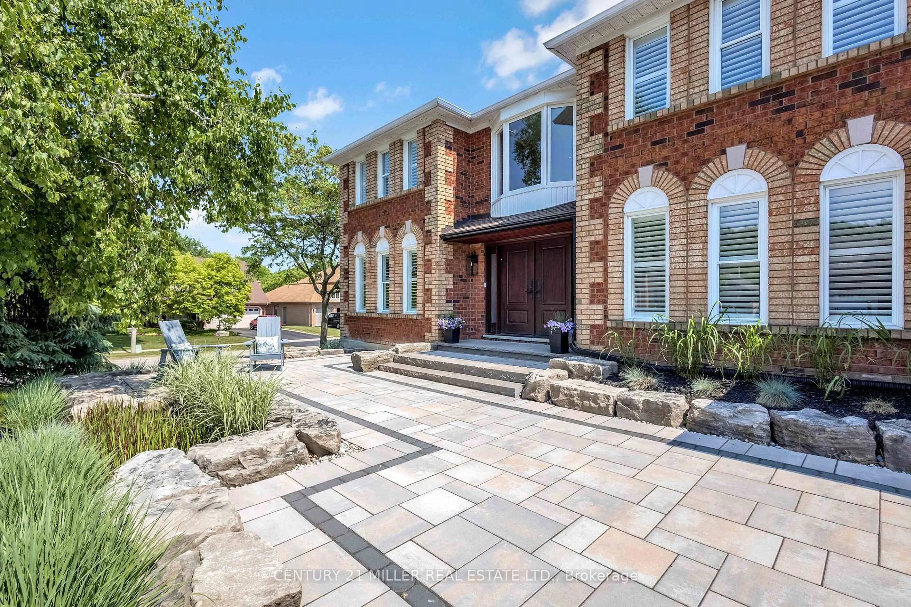 Home with brick exterior material, street for 1399 Winterberry Dr, Burlington Ontario L7P 4T3