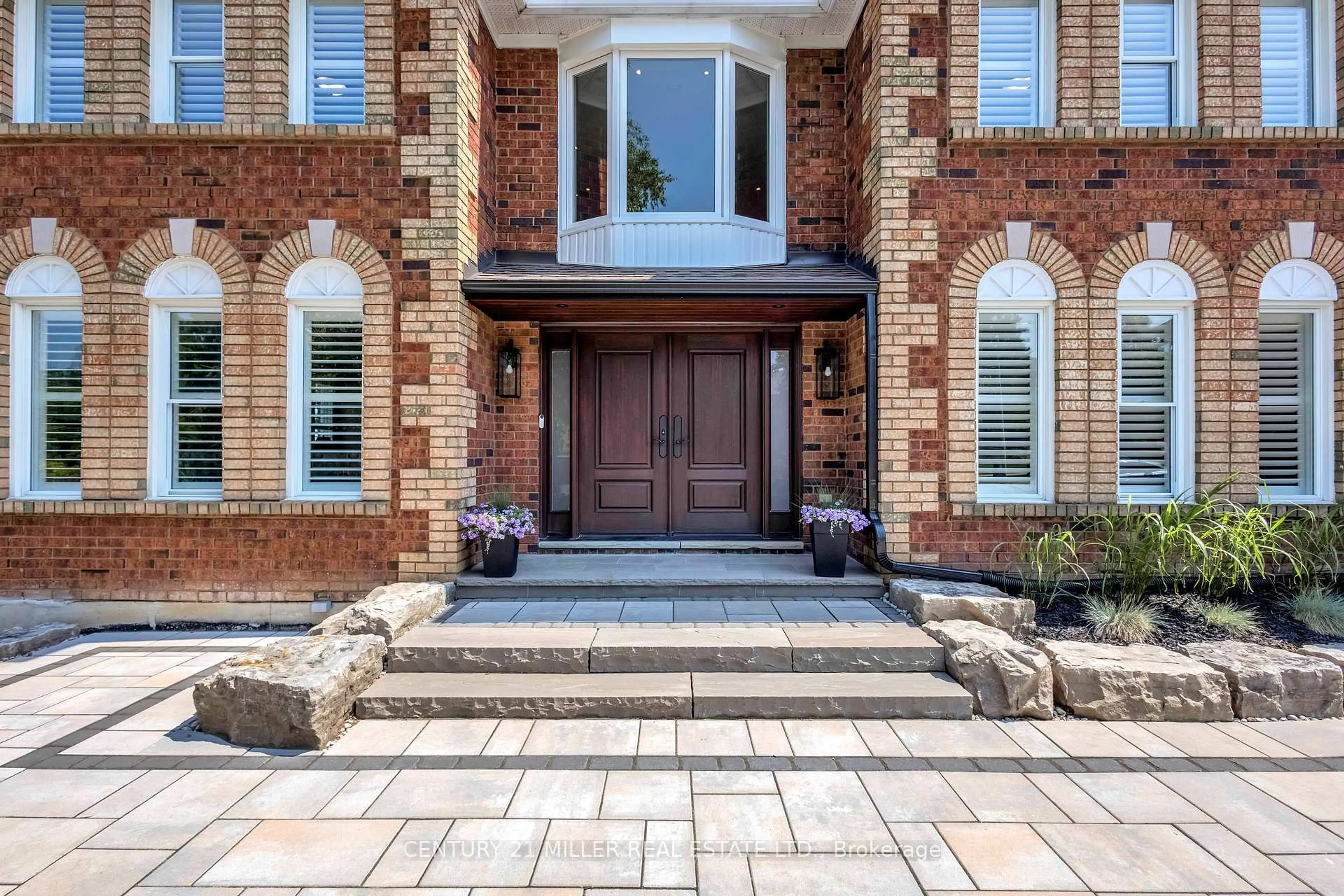 Home with brick exterior material, street for 1399 Winterberry Dr, Burlington Ontario L7P 4T3