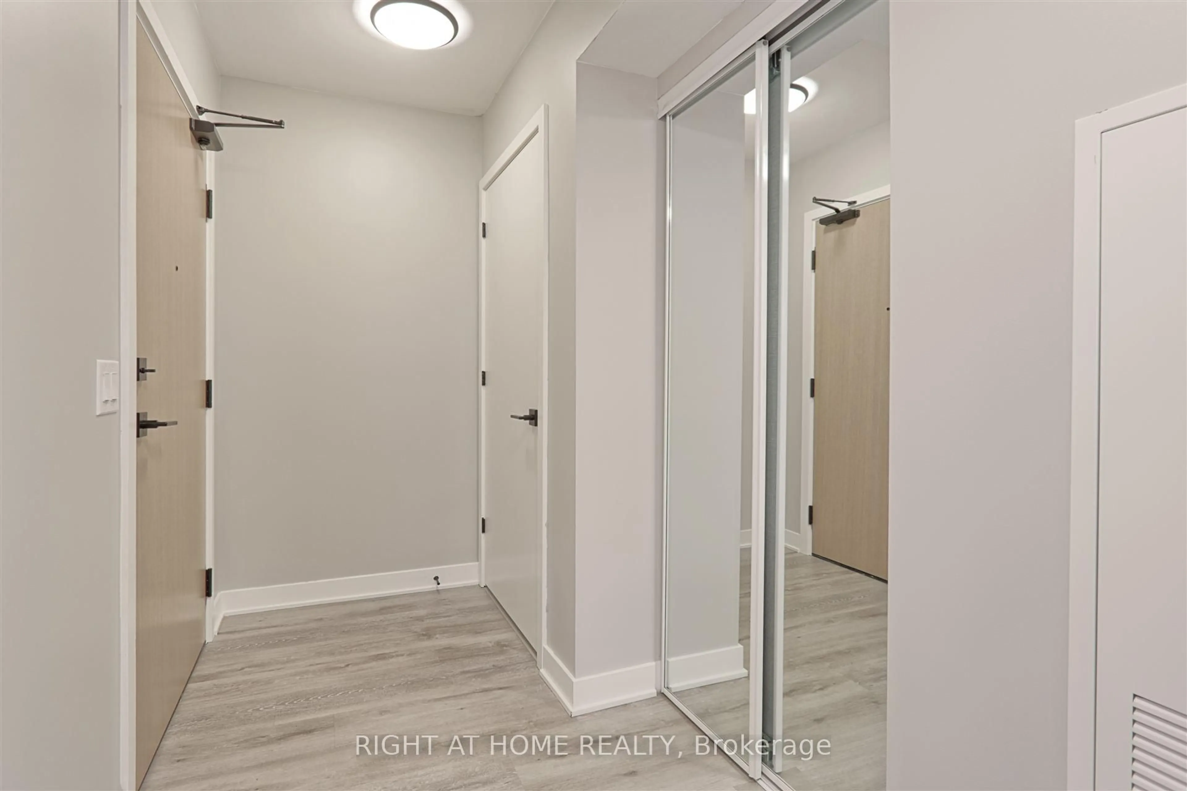 Indoor entryway for 36 Zorra St #421, Toronto Ontario M8Z 0G5