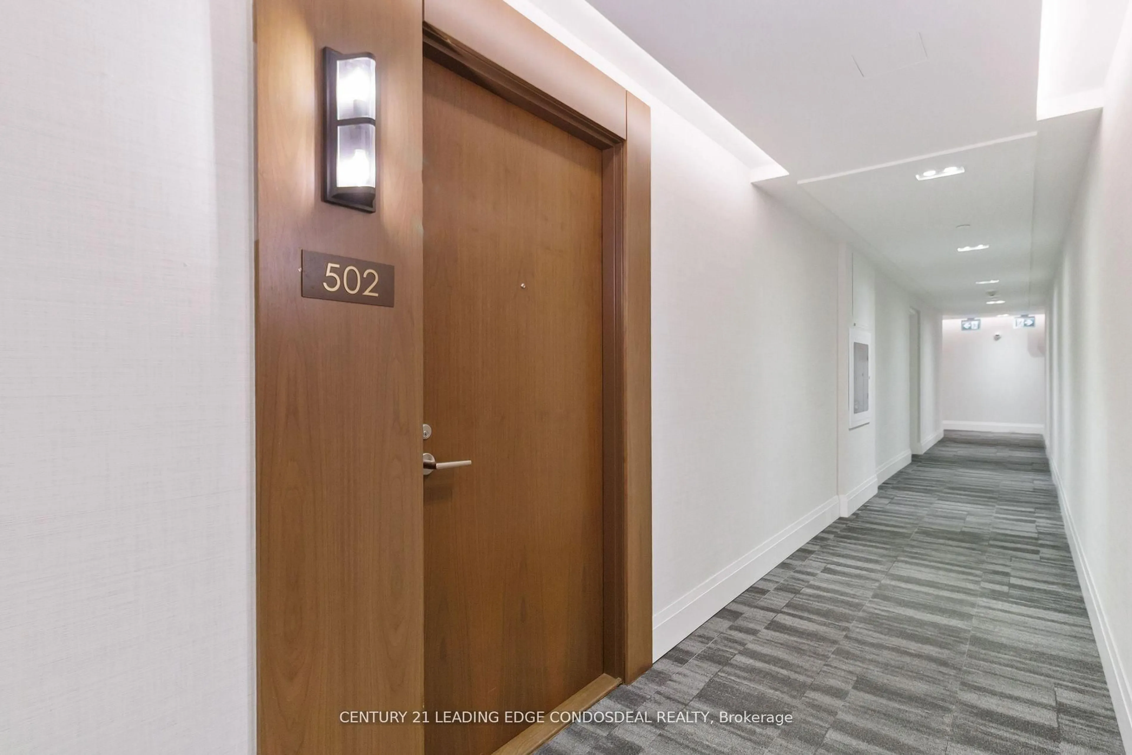 Indoor foyer for 1050 MAIN St #502, Milton Ontario L9T 9M3