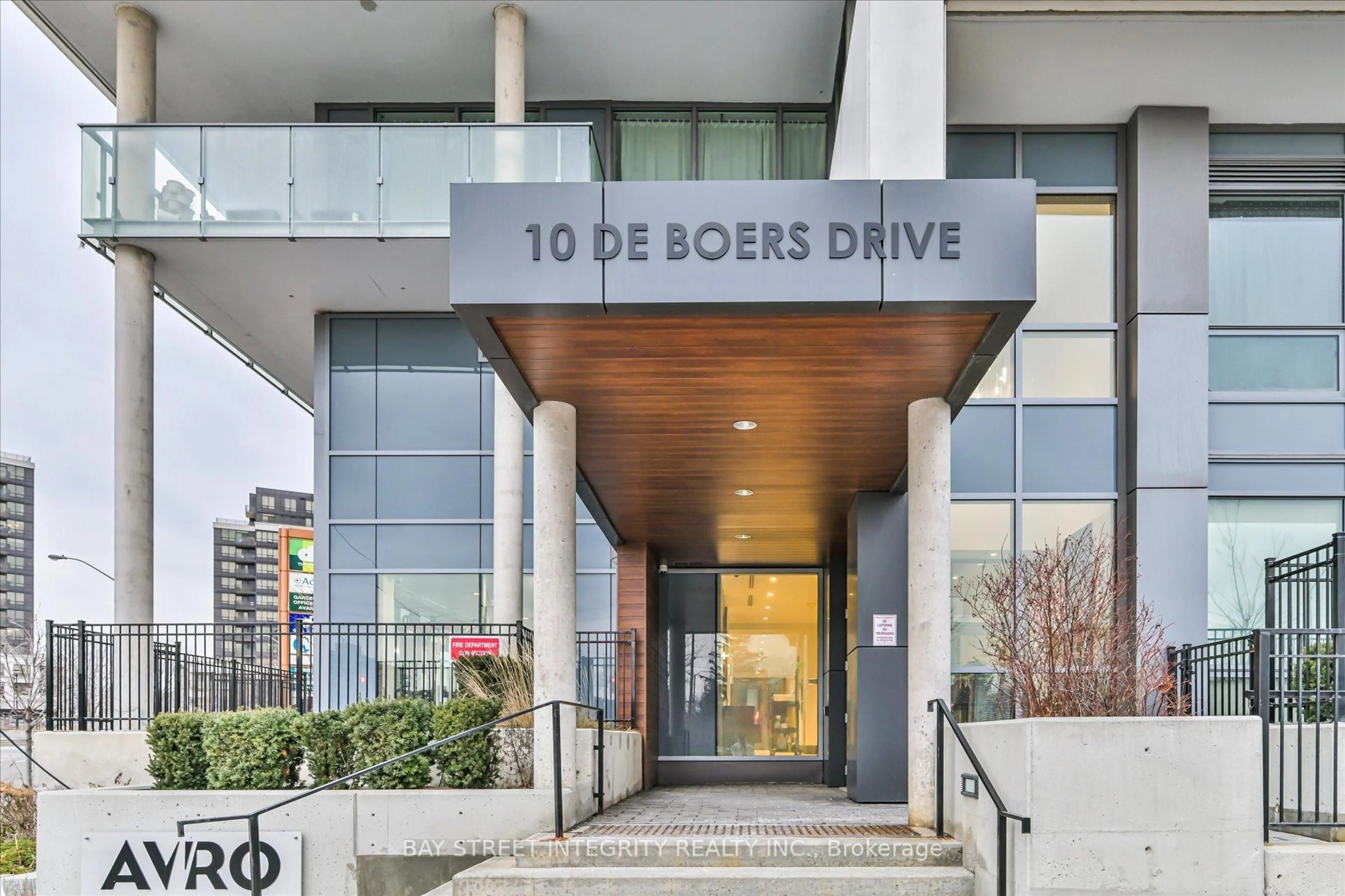 Indoor foyer for 10 De Boers Dr #909, Toronto Ontario M3J 0L6