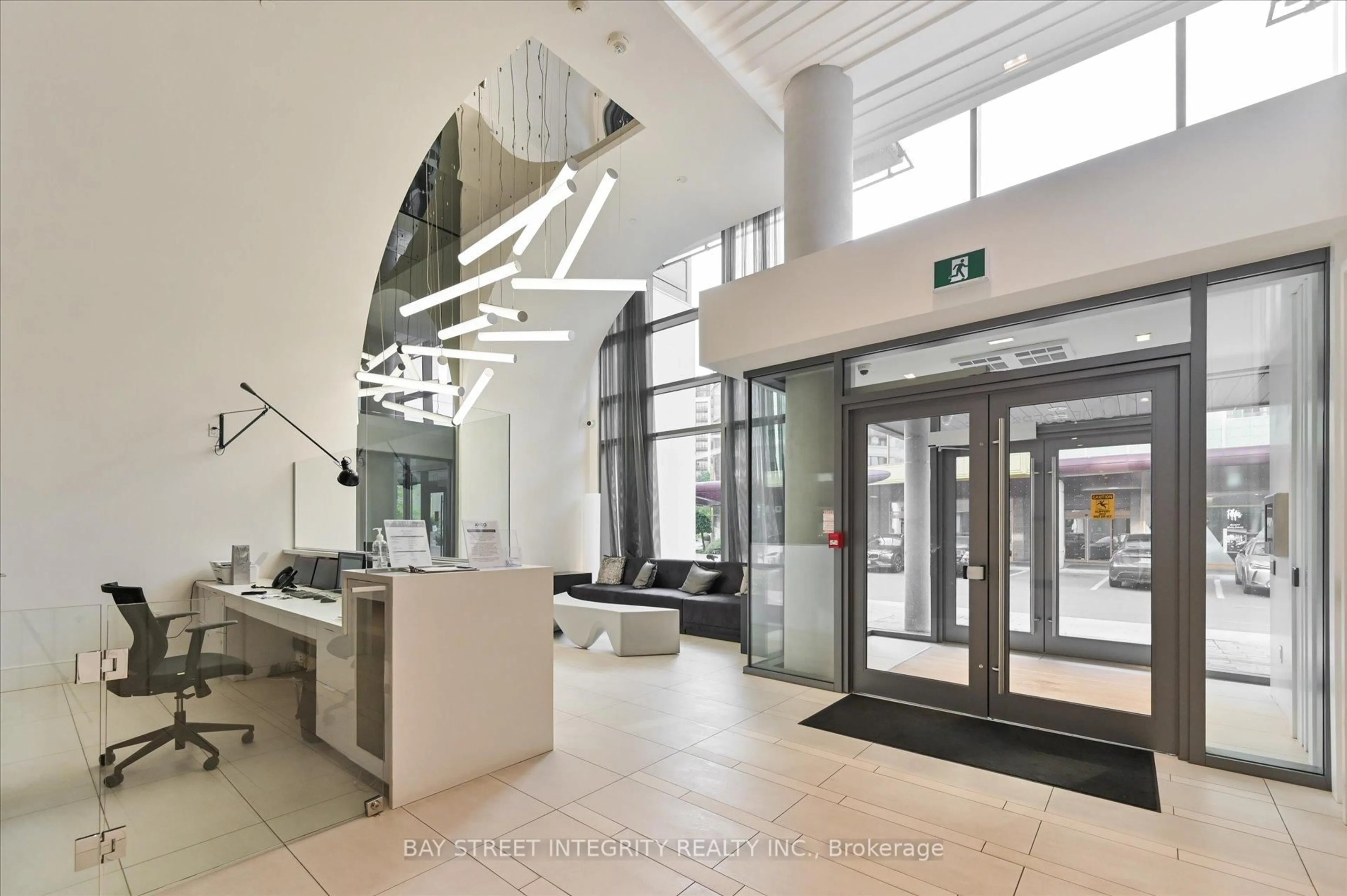 Indoor foyer for 10 De Boers Dr #909, Toronto Ontario M3J 0L6