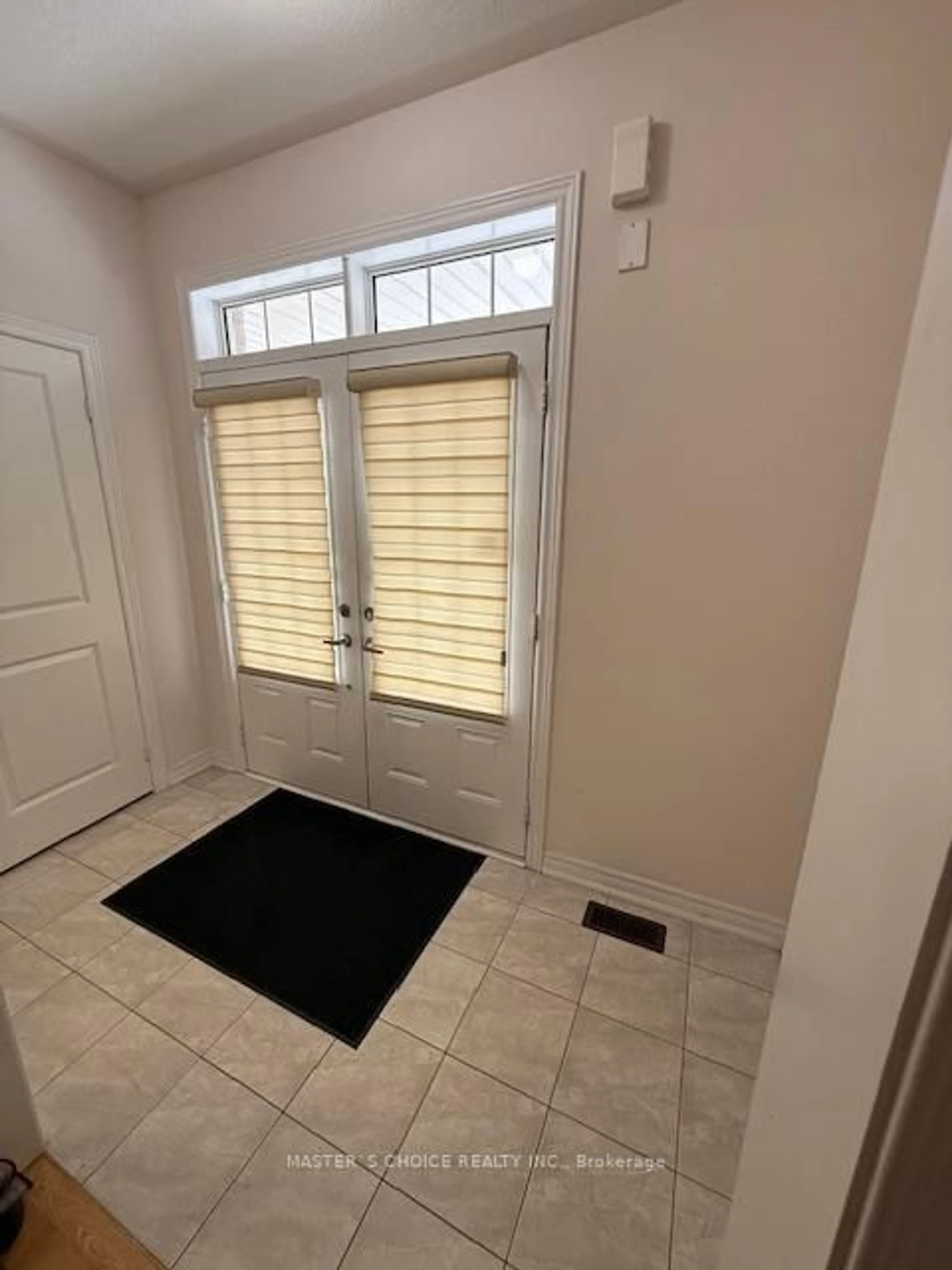 Indoor entryway for 56 Clunburry Rd, Brampton Ontario L7A 5B5