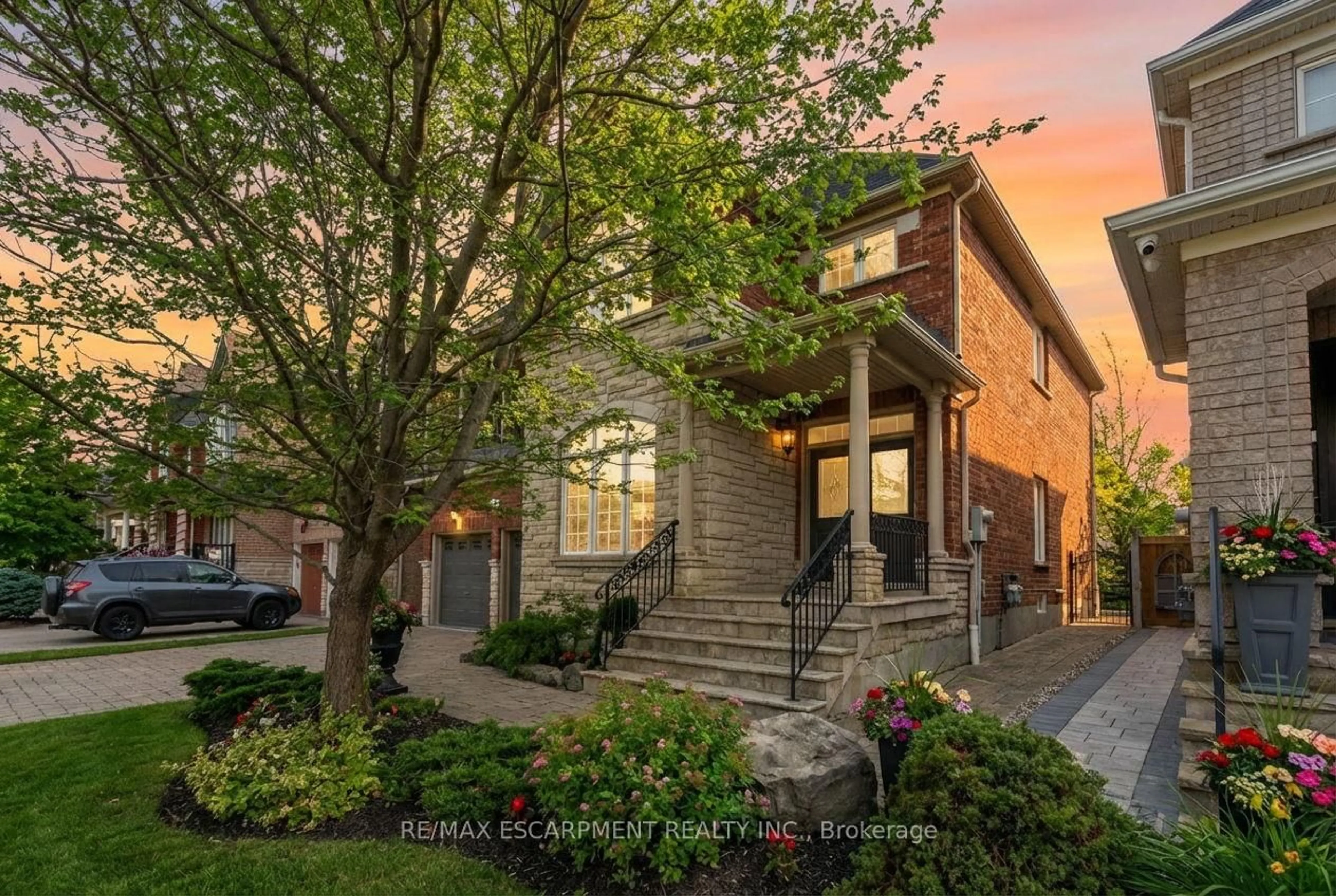 Home with brick exterior material, street for 3098 Baron Dr, Mississauga Ontario L5M 6W4