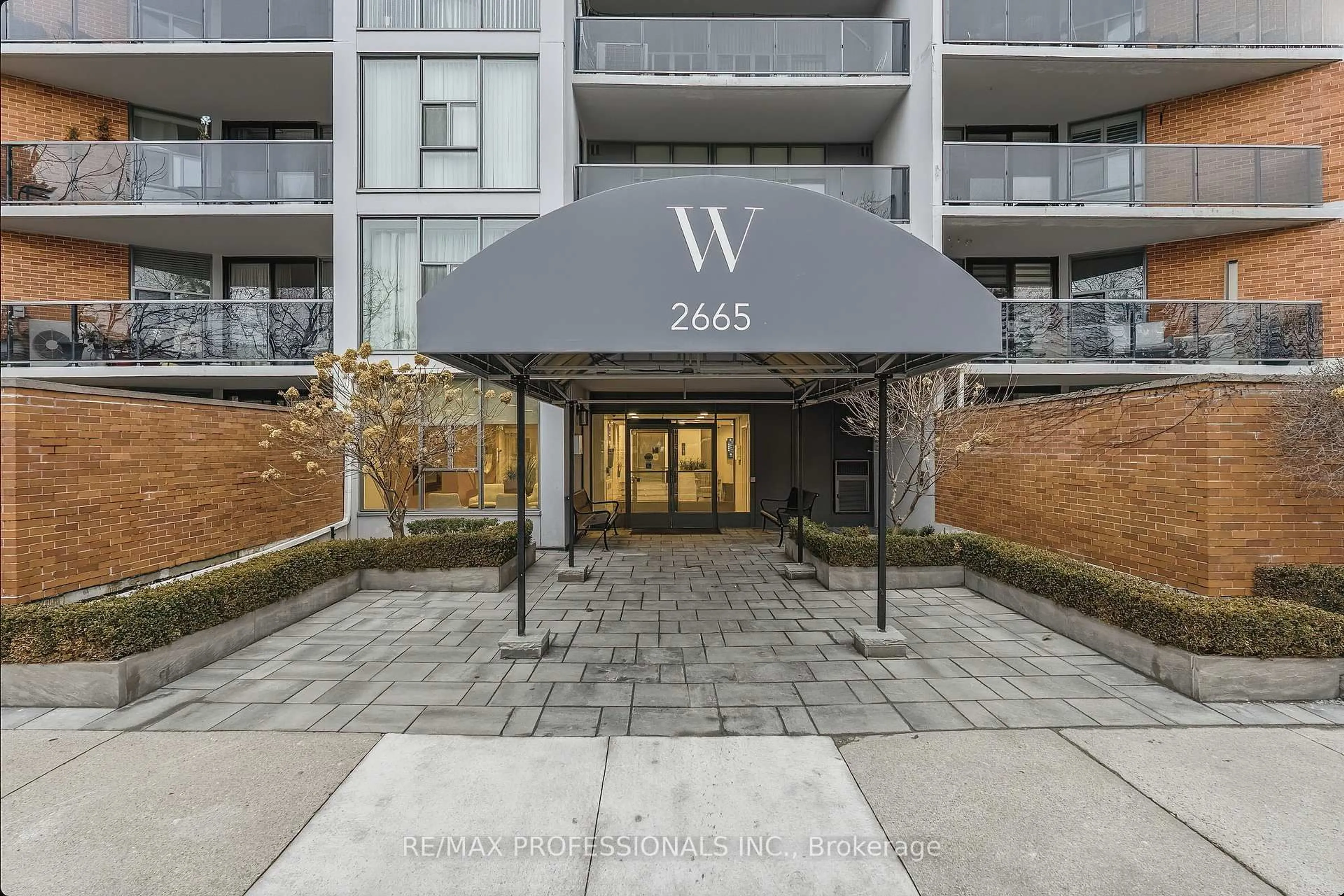 Indoor foyer for 2665 Windwood Dr #505, Mississauga Ontario L5N 2P2