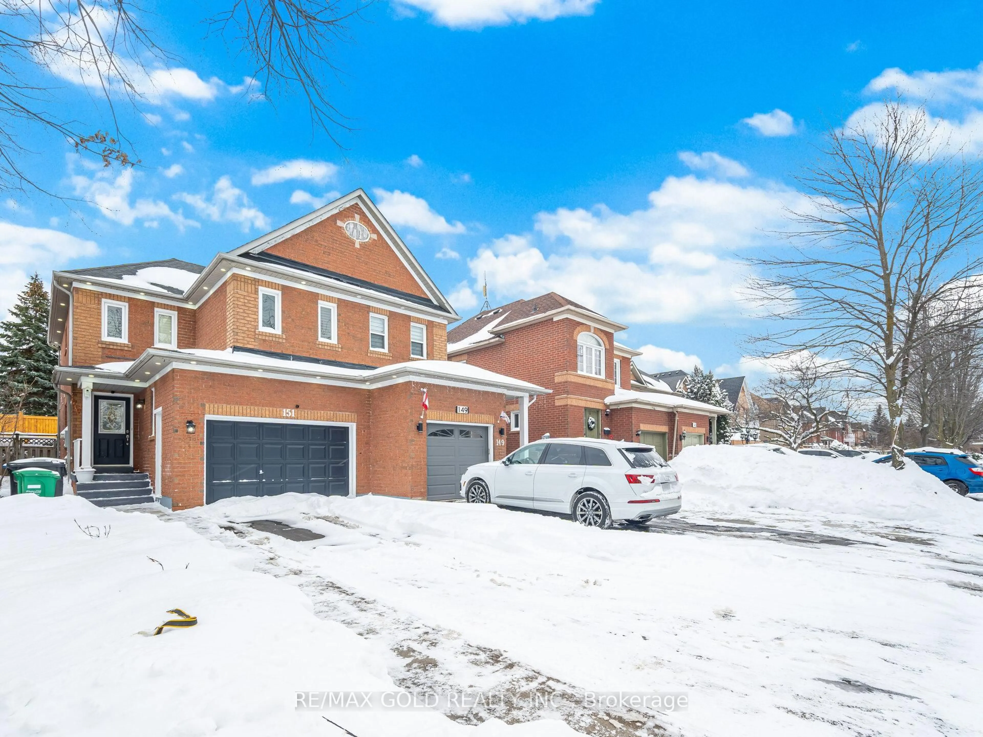 A pic from outside/outdoor area/front of a property/back of a property/a pic from drone, street for 151 Clover Bloom Rd, Brampton Ontario L6R 1S5