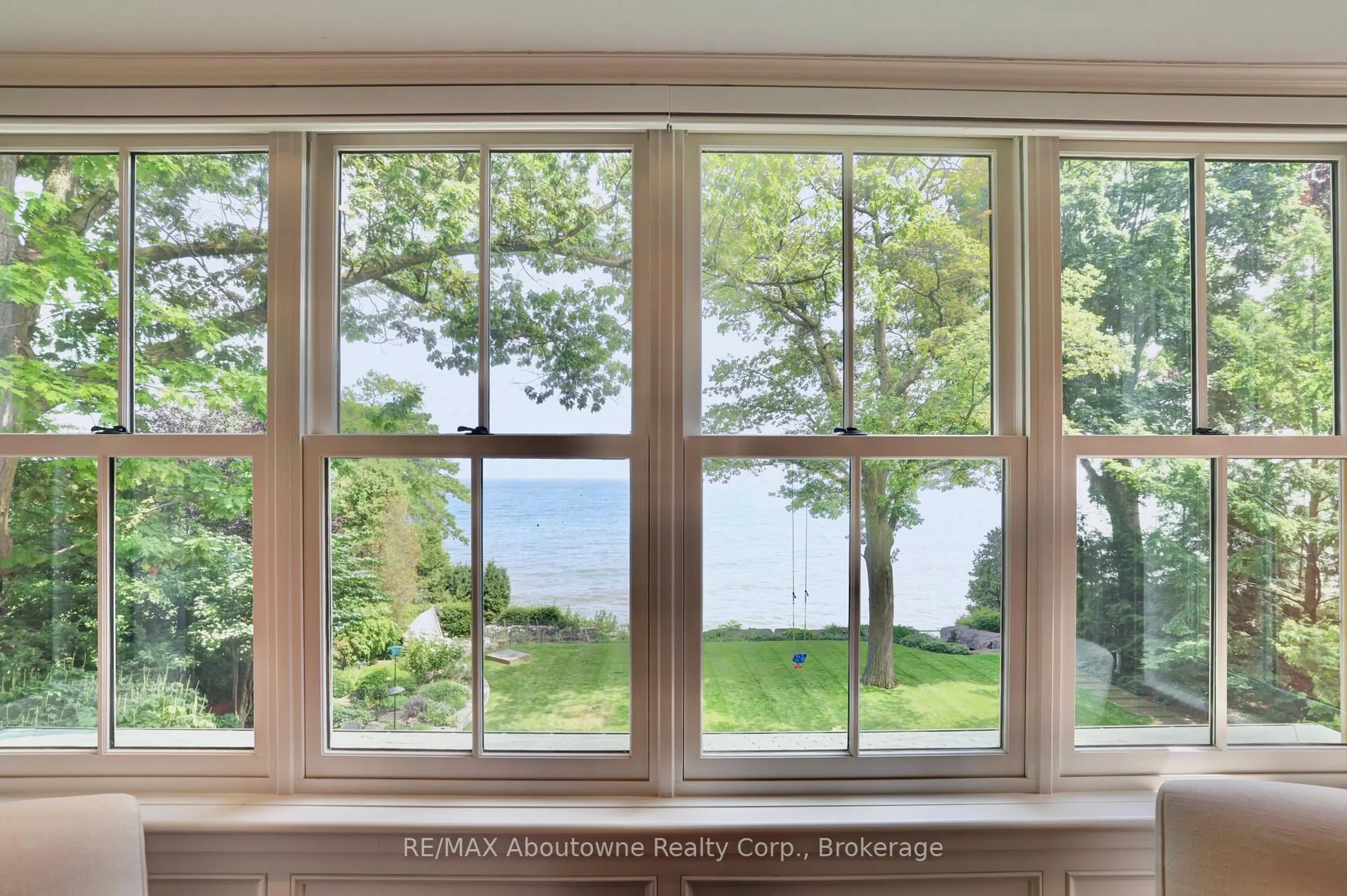 Unknown for 350 King St, Oakville Ontario L6J 1C2