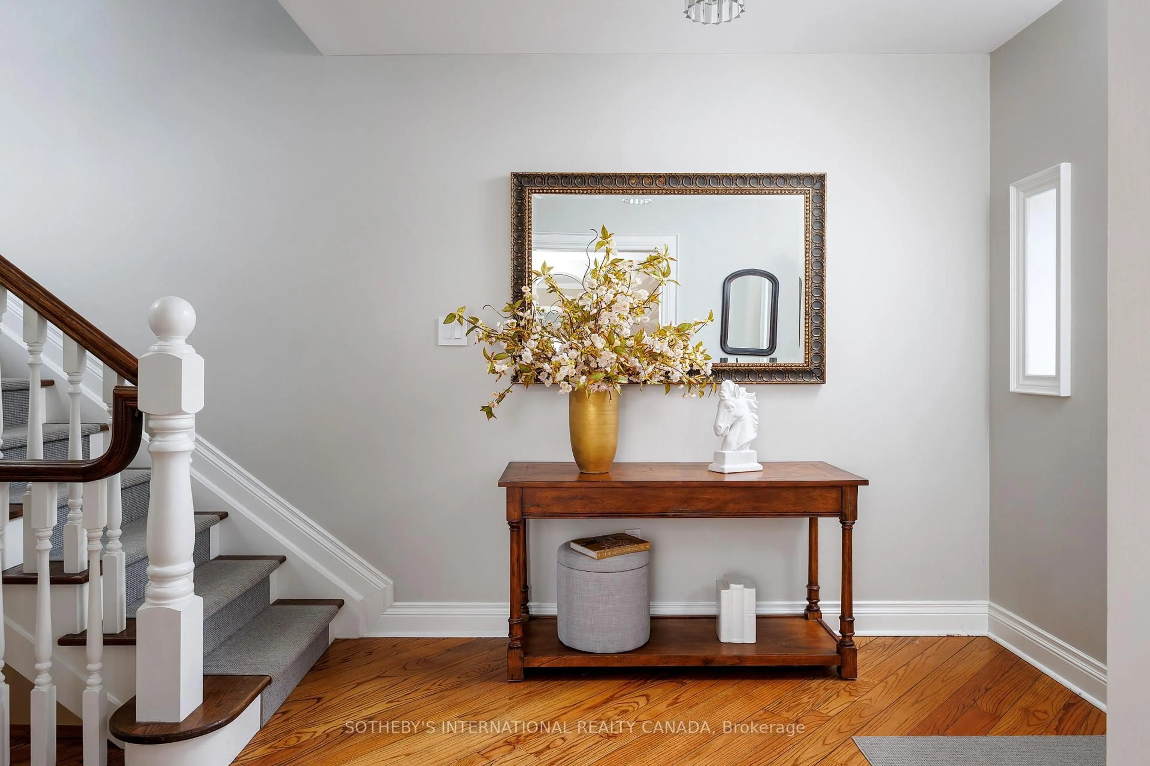 Indoor entryway for 37 Thompson Ave, Toronto Ontario M8Z 3T2