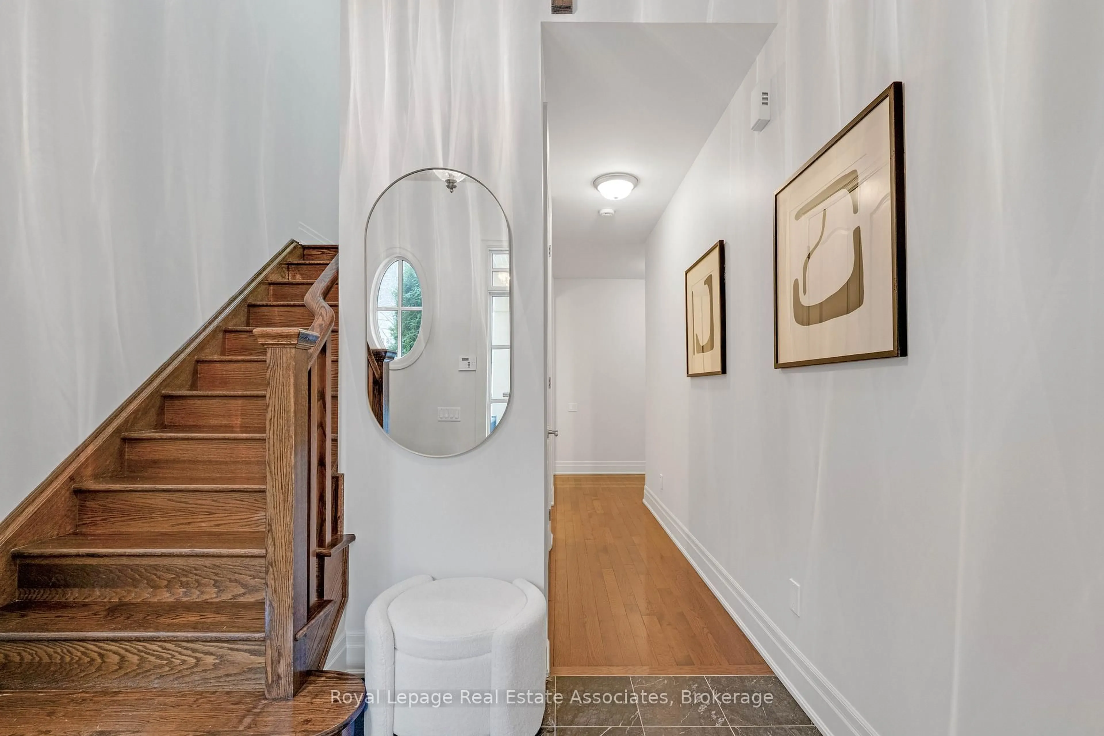 Indoor entryway for 1915 Broad Hollow Gate #103, Mississauga Ontario L4L 6A3