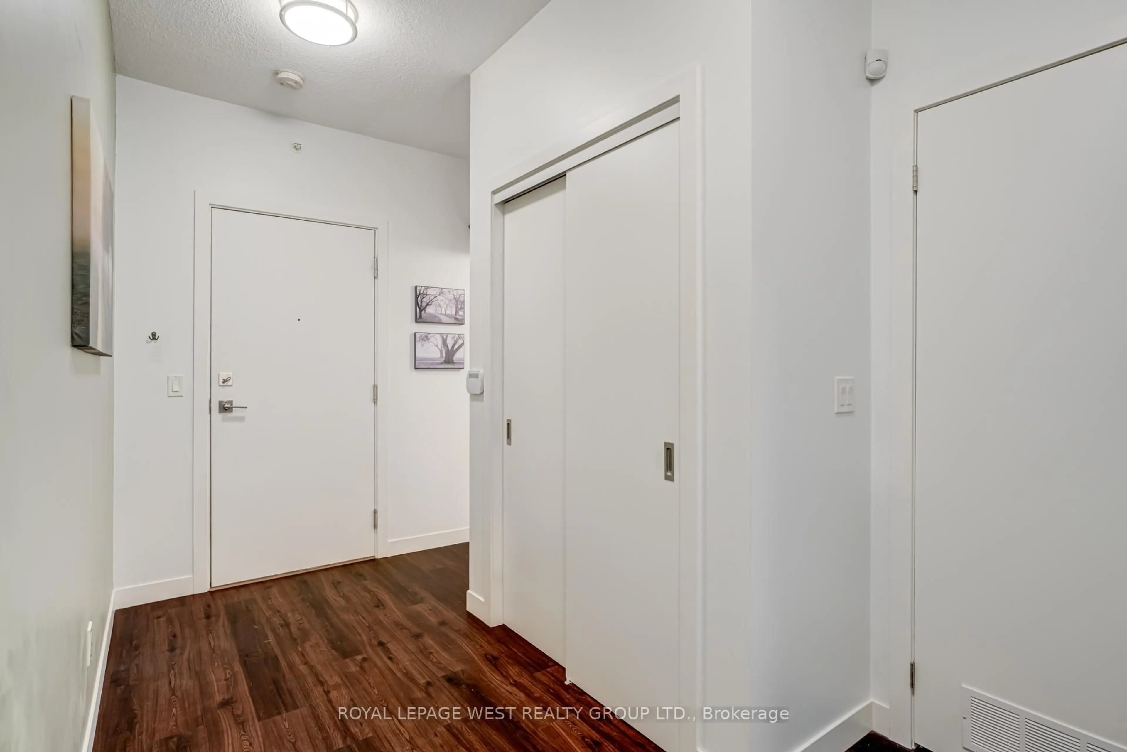 Unknown for 2087 Fairview St #1002, Burlington Ontario L7R 0E5