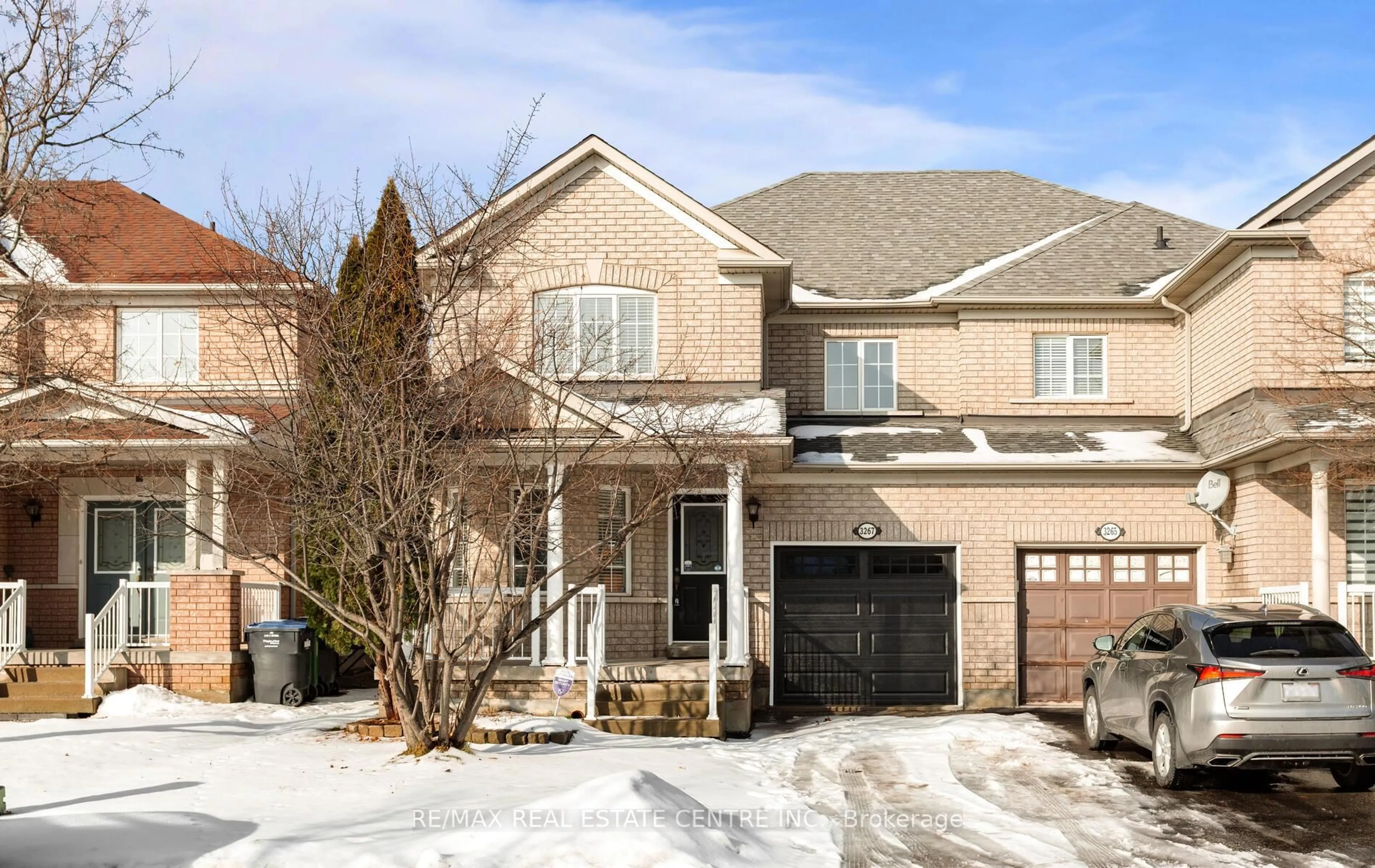 Home with brick exterior material, street for 3267 Springrun Way, Mississauga Ontario L5M 6T1