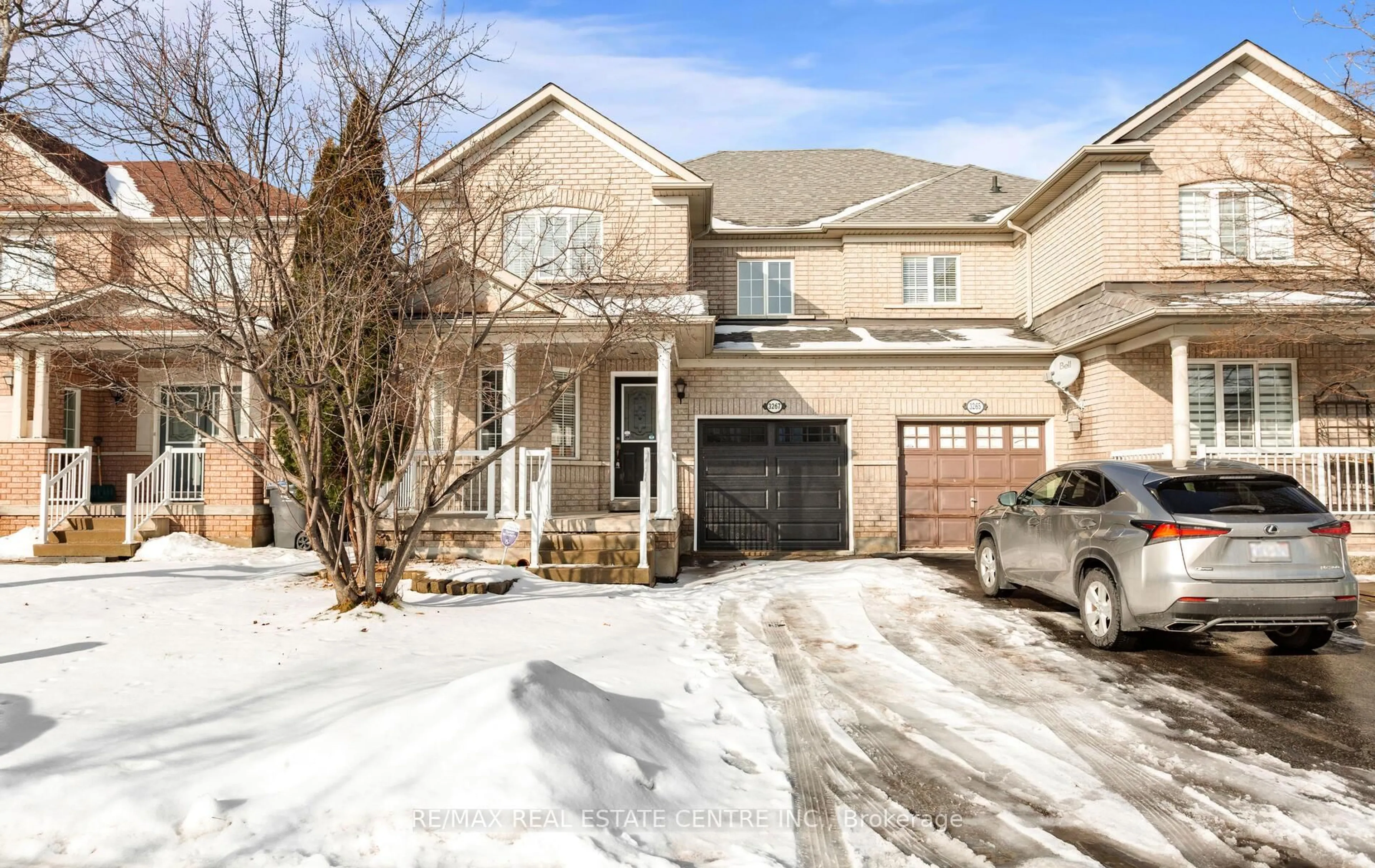 Home with brick exterior material, street for 3267 Springrun Way, Mississauga Ontario L5M 6T1