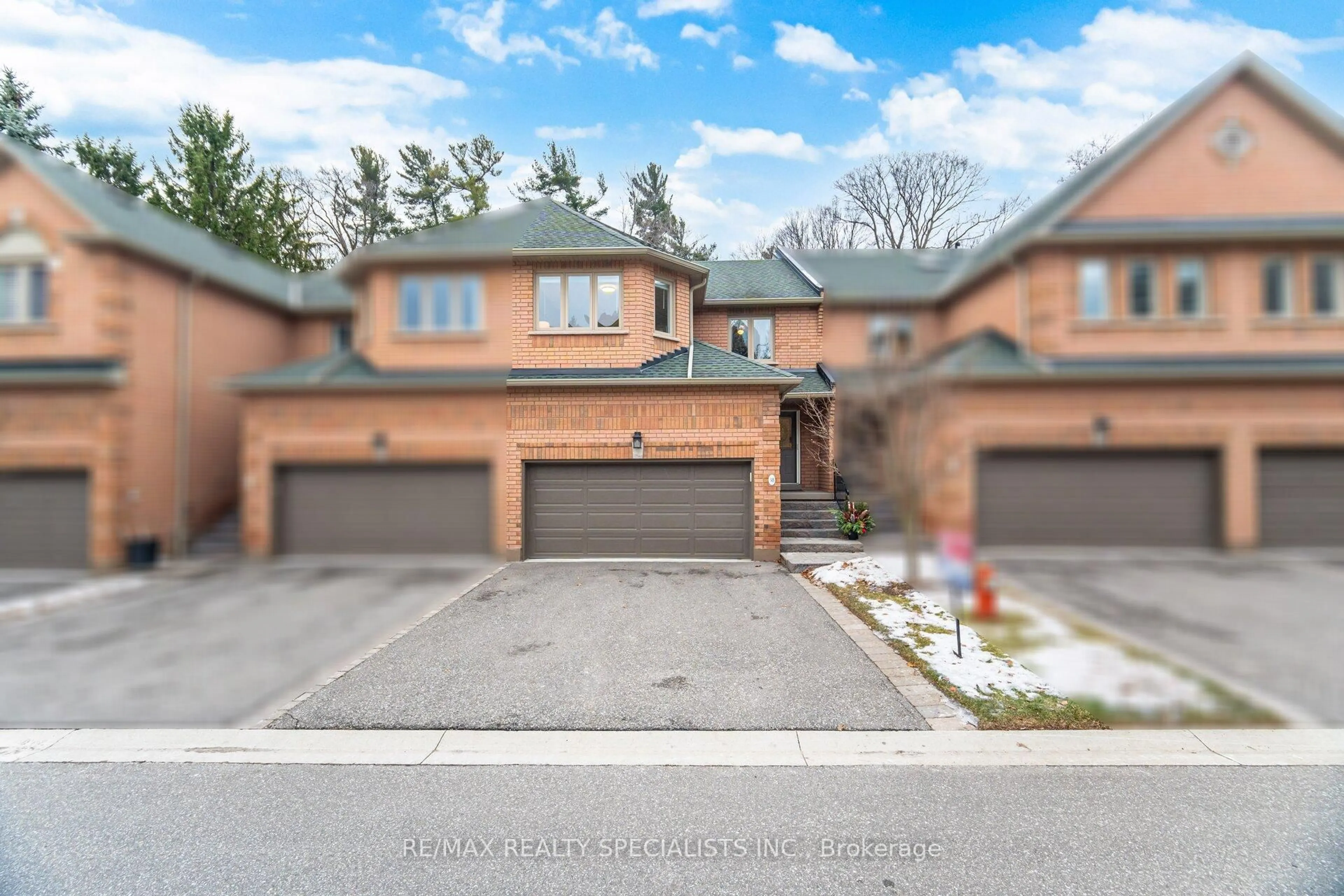 Home with brick exterior material, street for 1905 Broad Hollow Gate #38, Mississauga Ontario L5L 3T4