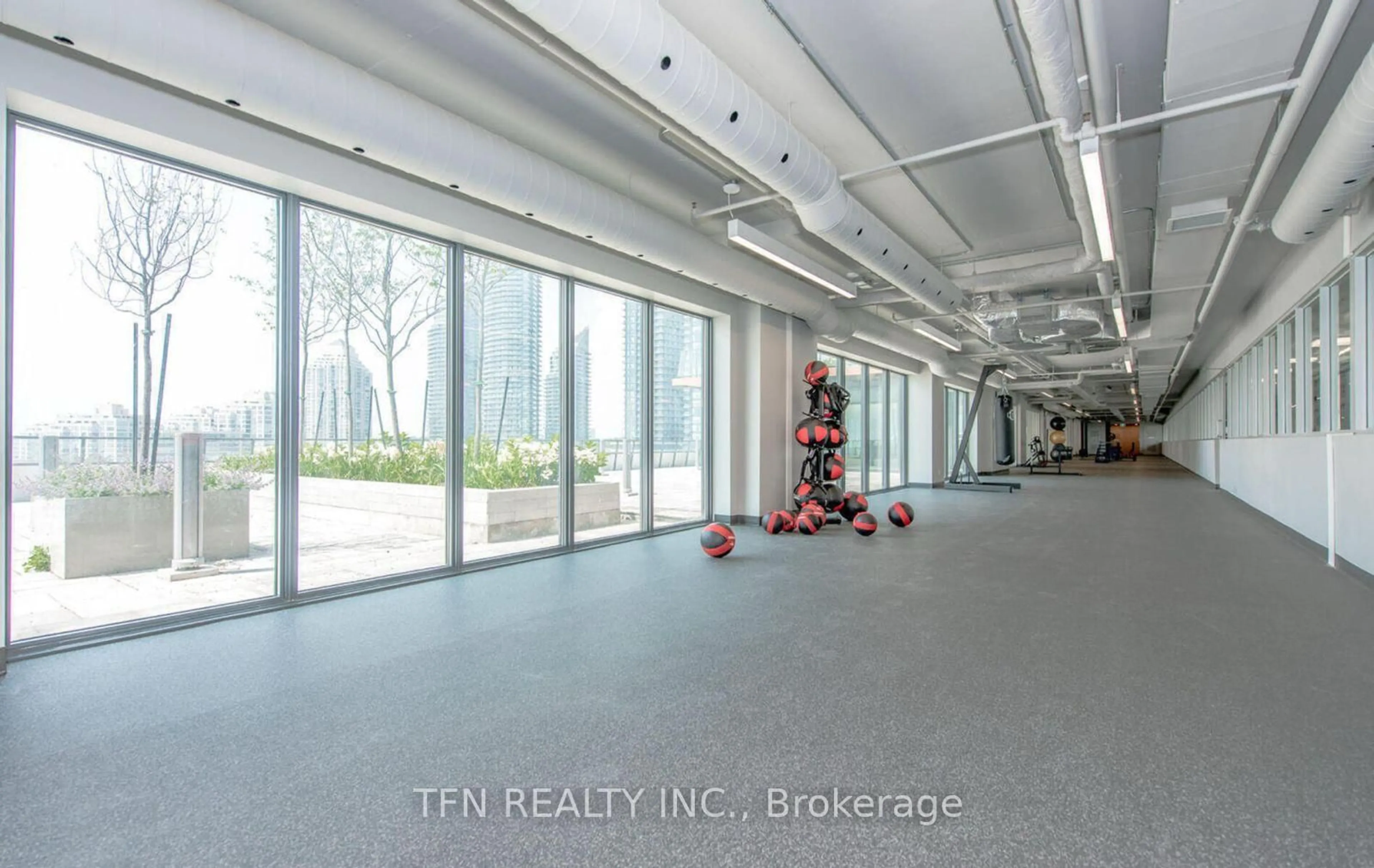 Indoor foyer for 30 Shore Breeze Dr #2722, Toronto Ontario M8V 0J1