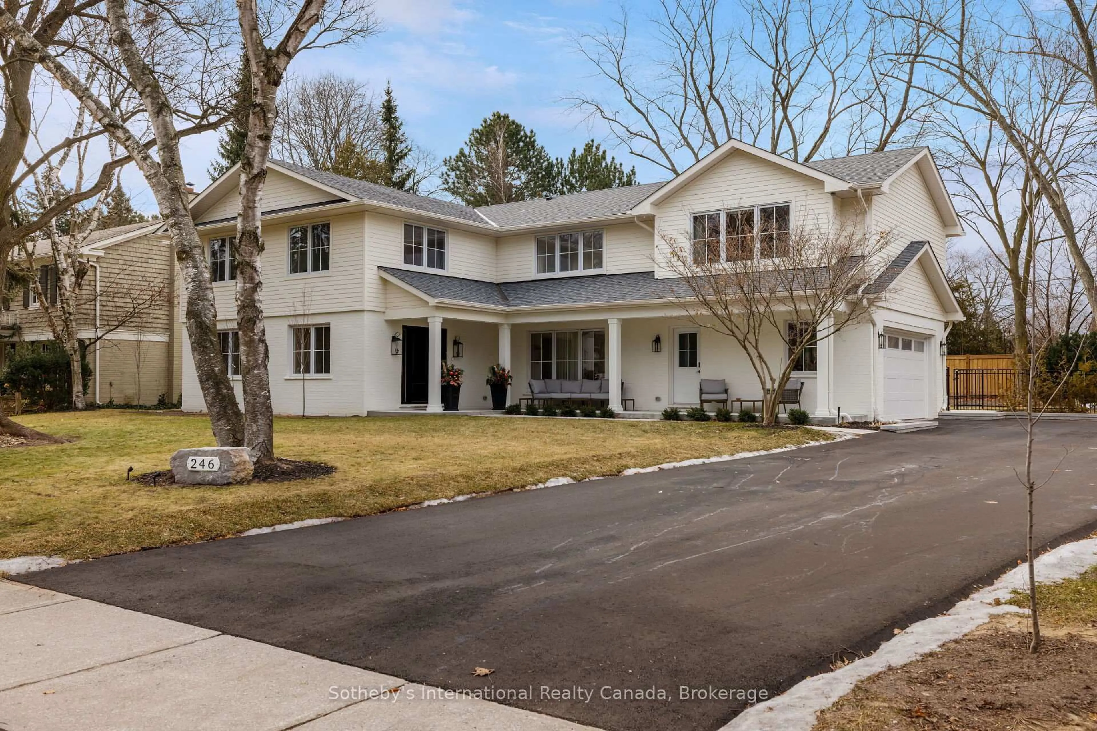 Home with vinyl exterior material, street for 246 Cairncroft Rd, Oakville Ontario L6J 4M3