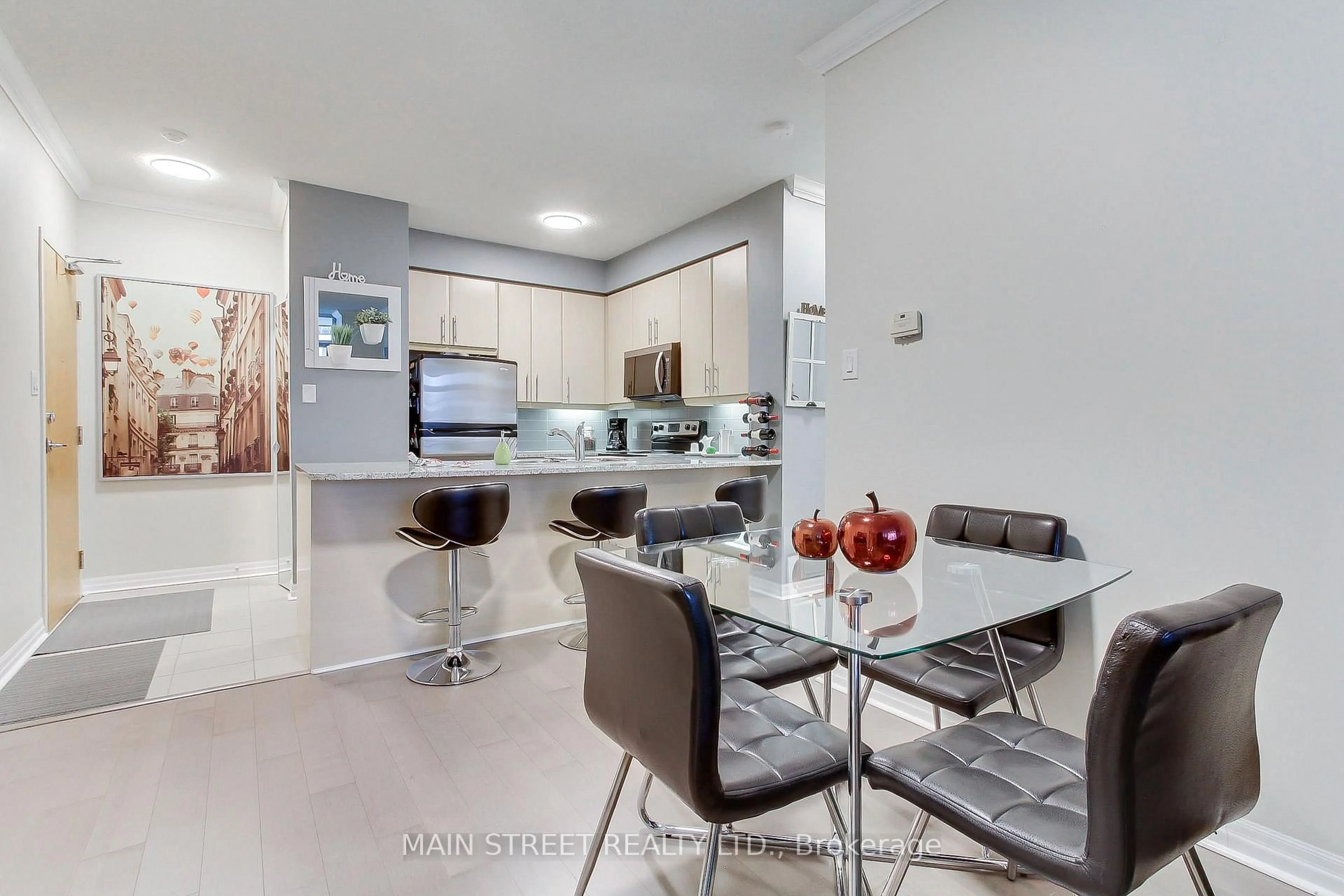 Open concept kitchen, ceramic/tile floor for 3515 Kariya Dr #301, Mississauga Ontario L5B 0C1