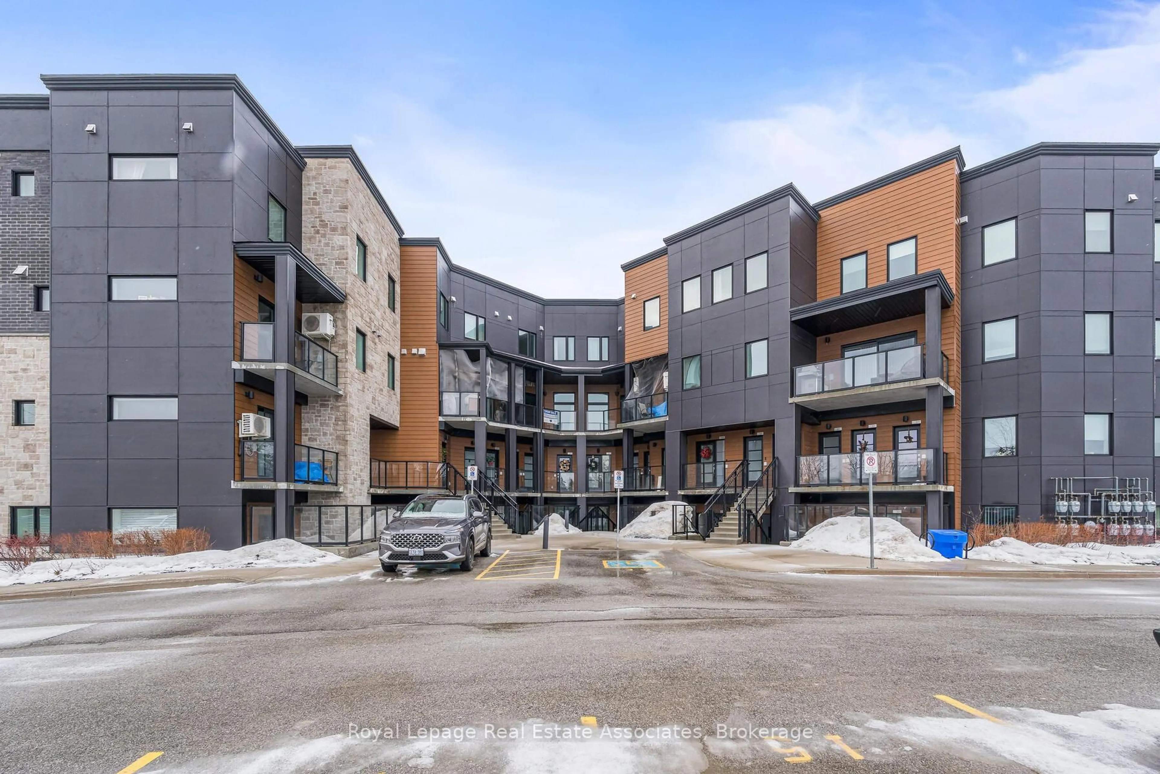 Unknown for 17 Centre St #102, Orangeville Ontario L9W 7S6