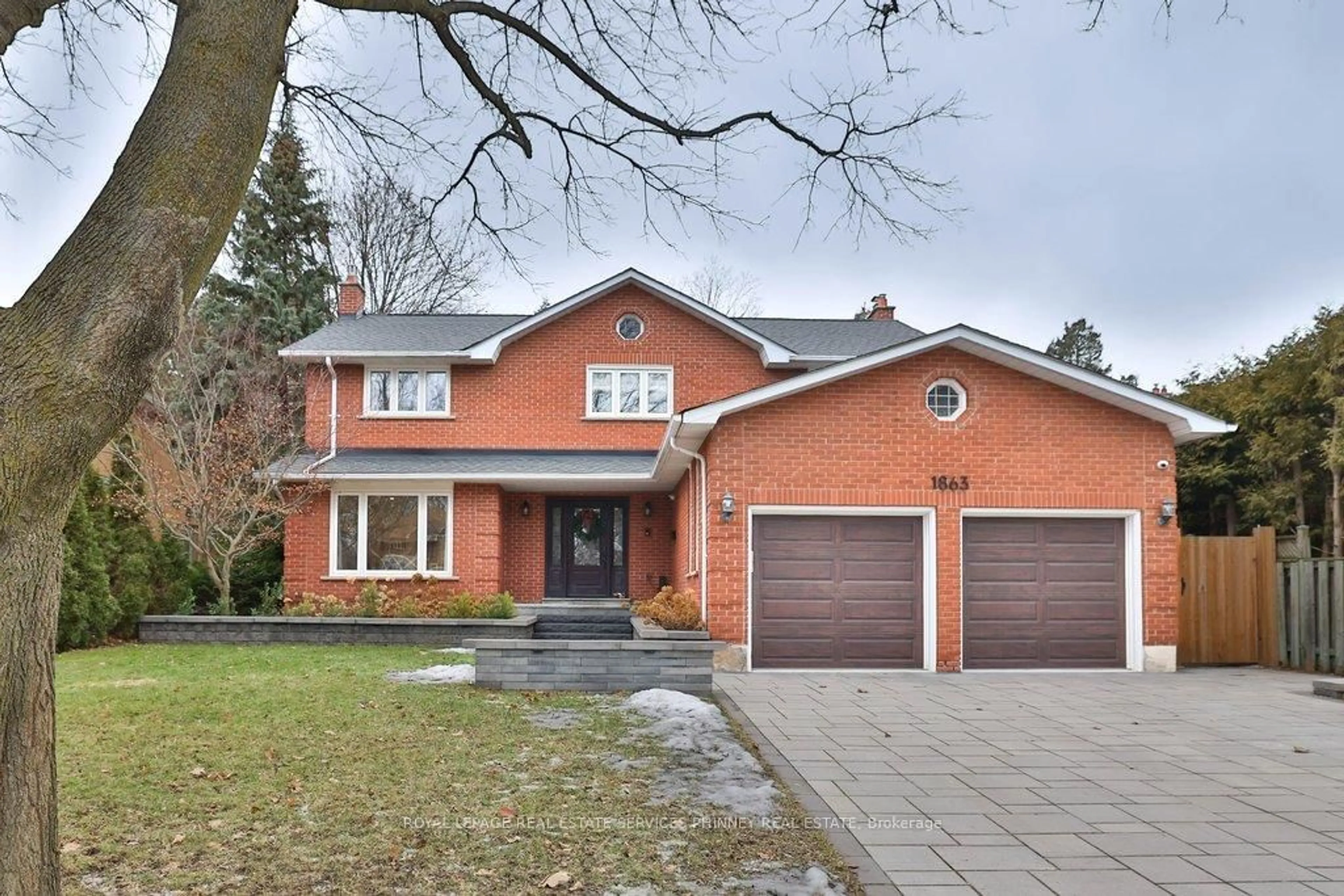 Home with brick exterior material, street for 1863 Friar Tuck Crt, Mississauga Ontario L5K 2L4