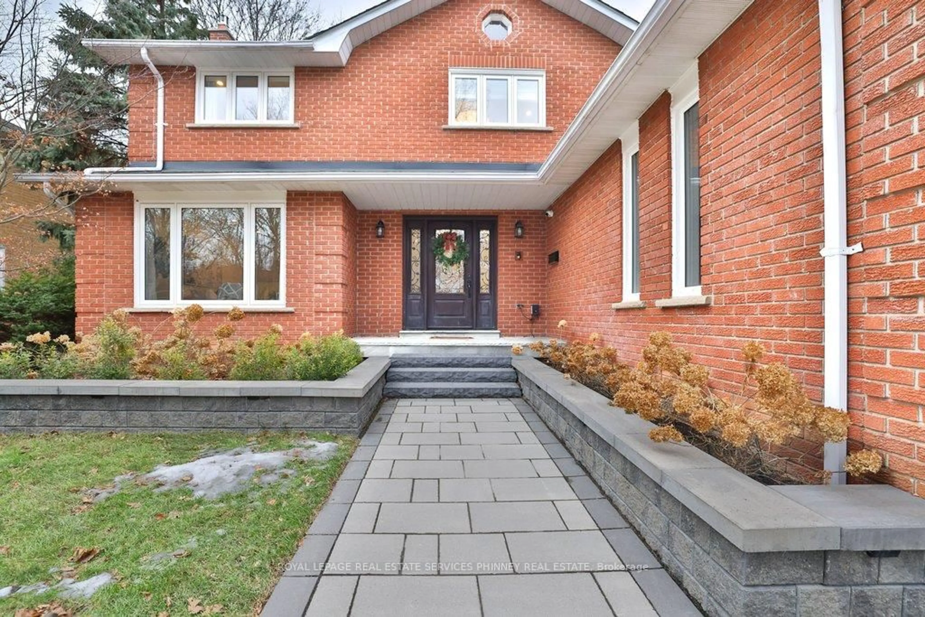 Home with brick exterior material, street for 1863 Friar Tuck Crt, Mississauga Ontario L5K 2L4