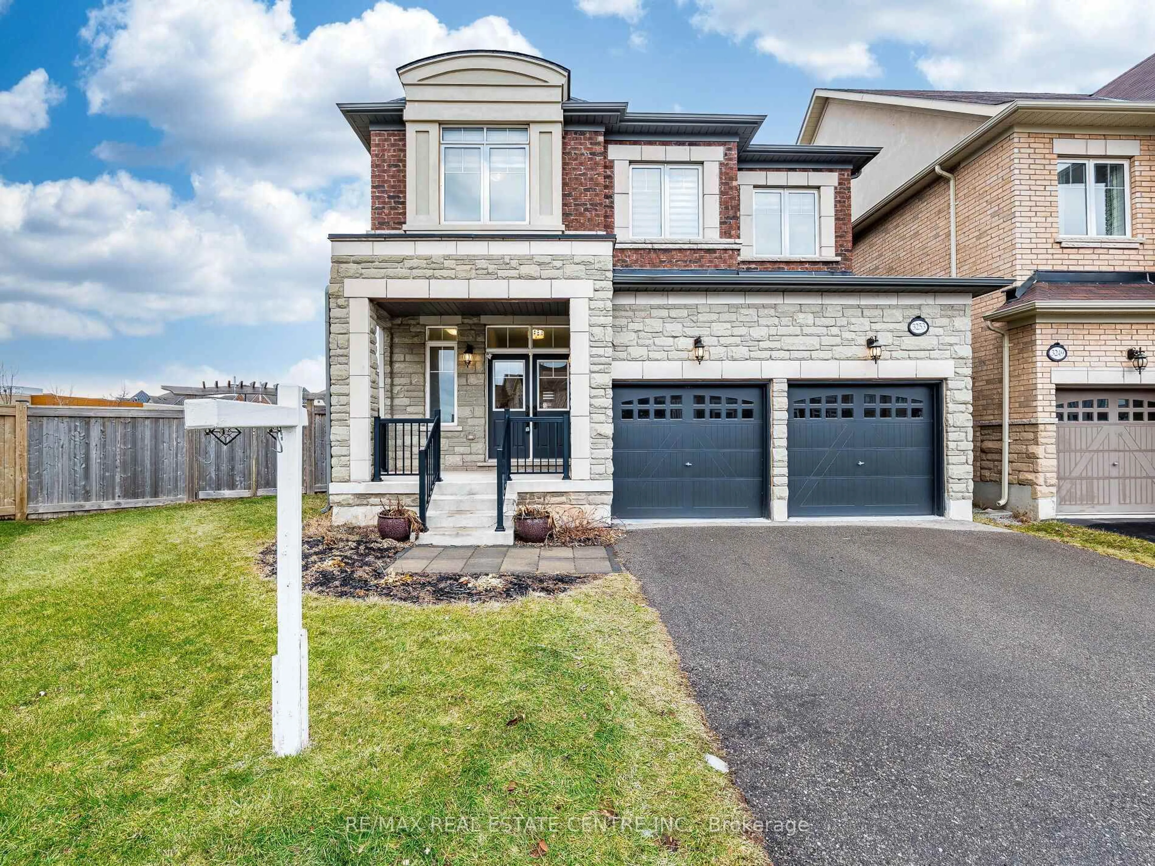 Home with brick exterior material, street for 3253 Mintwood Circ, Oakville Ontario L6H 7C3