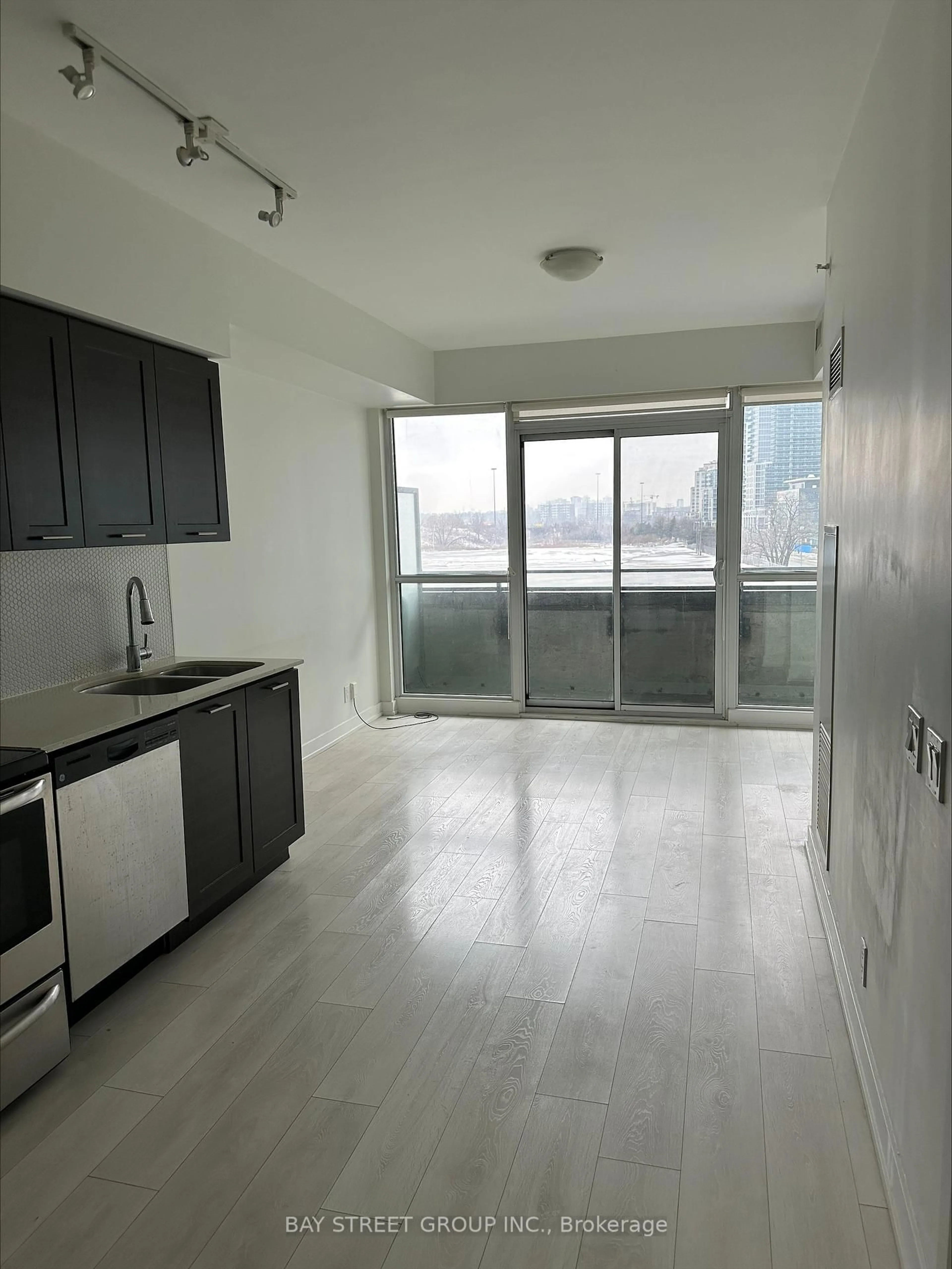 Unknown for 2200 Lakeshore Blvd #718, Toronto Ontario M8V 1A4