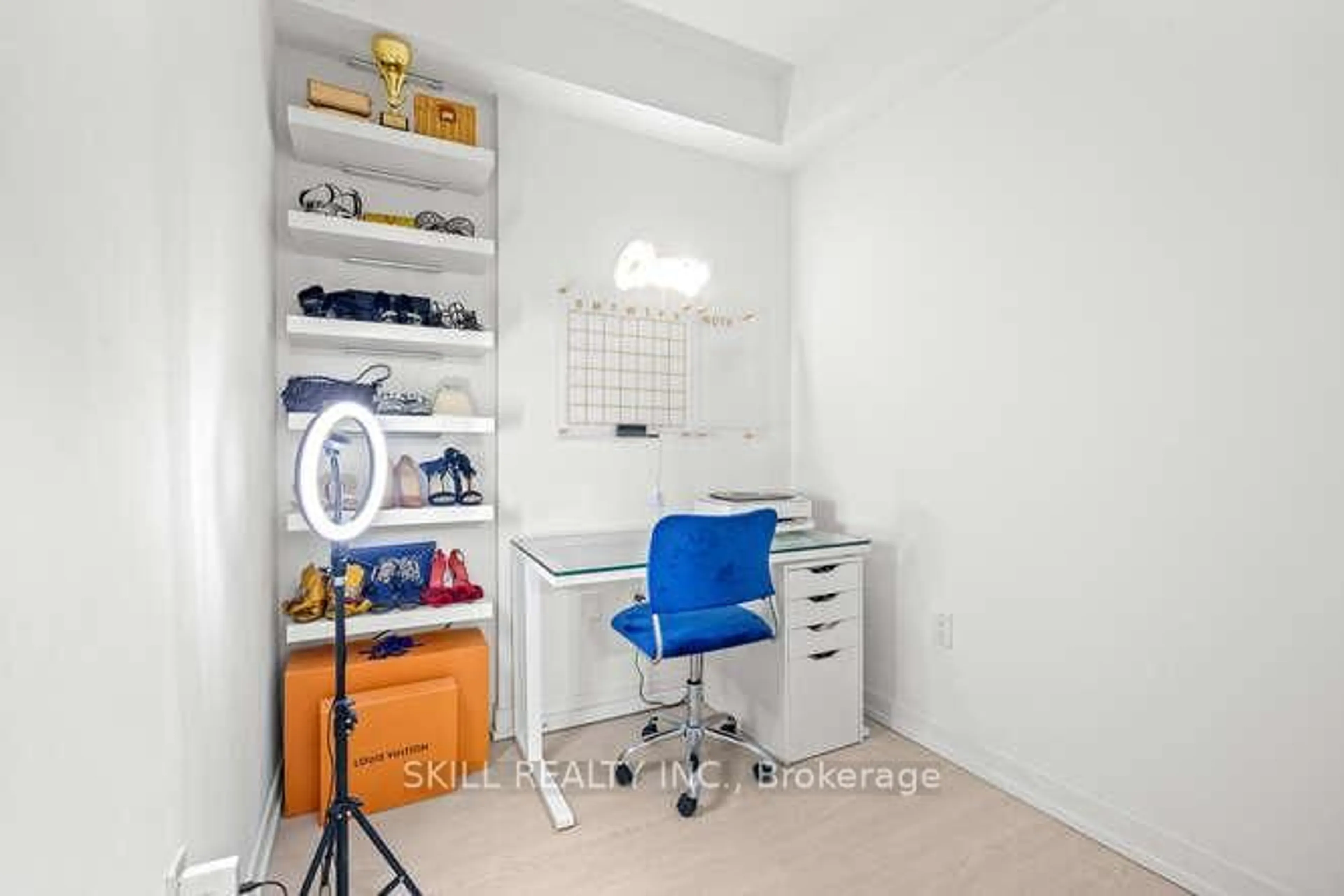 A pic of a room for 10 De Boers, Unit 315 Dr, Toronto Ontario M3N 0L6