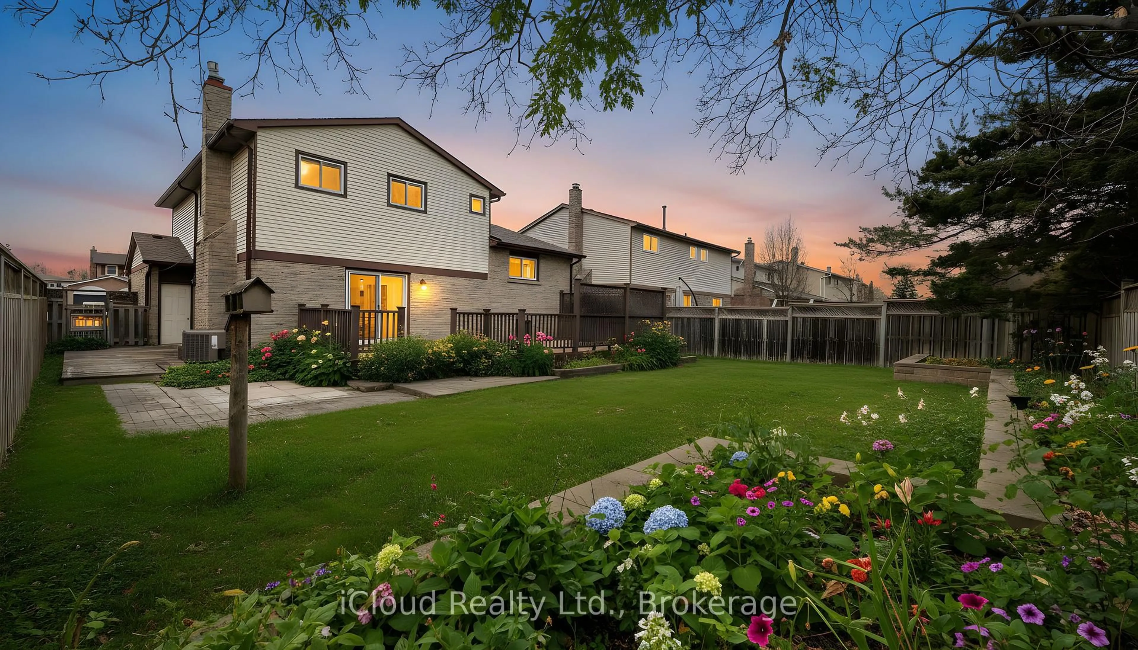 A pic from outside/outdoor area/front of a property/back of a property/a pic from drone, unknown for 830 Syer Dr, Milton Ontario L9T 4E3