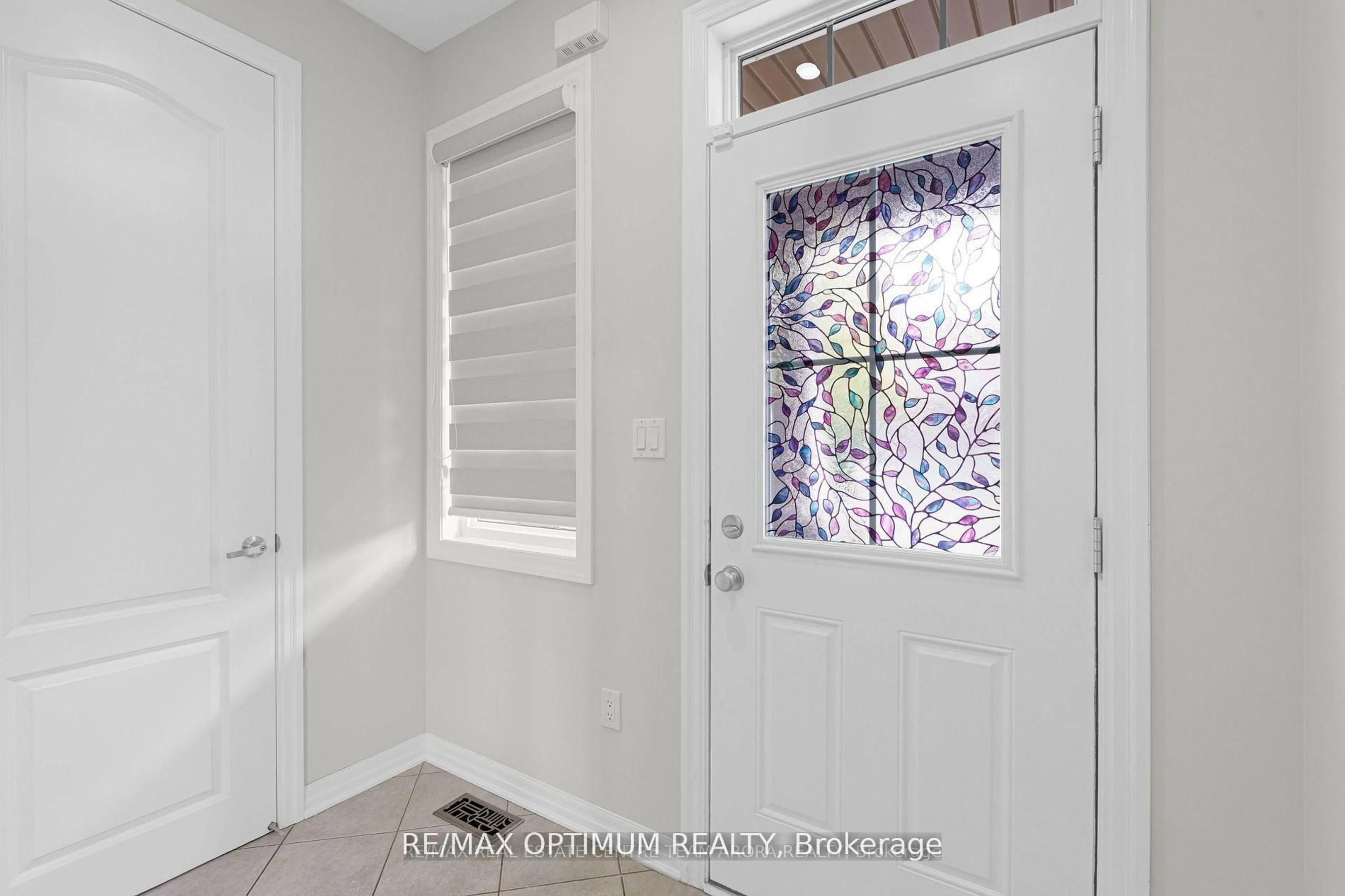 Indoor entryway for 19 Henry Verschuren Ave, Brampton Ontario L6Y 5W1