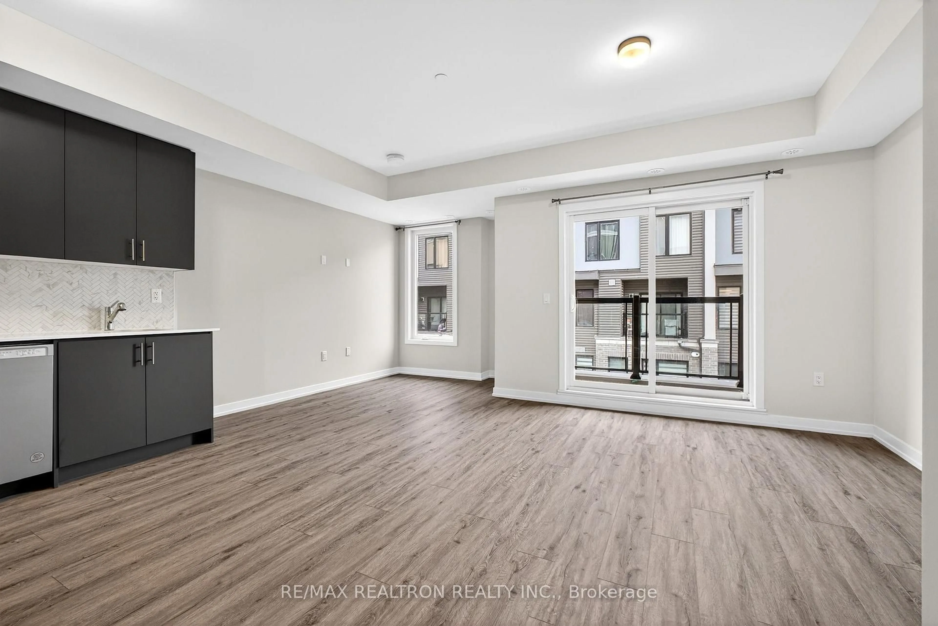 A pic of a room for 3560 Colonial Dr, Mississauga Ontario L5L 0C1