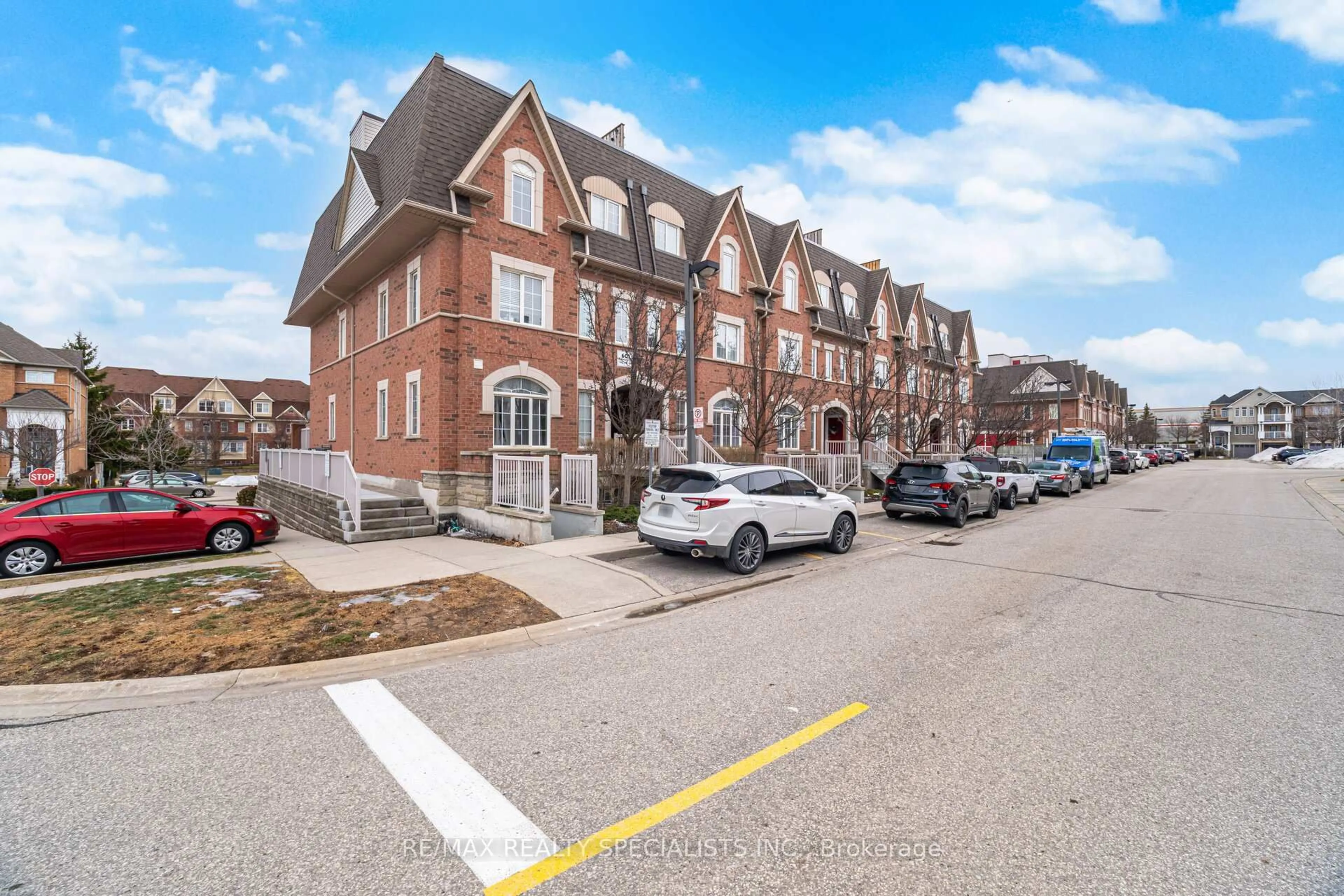A pic from outside/outdoor area/front of a property/back of a property/a pic from drone, street for 601 Shoreline Dr #129, Mississauga Ontario L5B 4J9