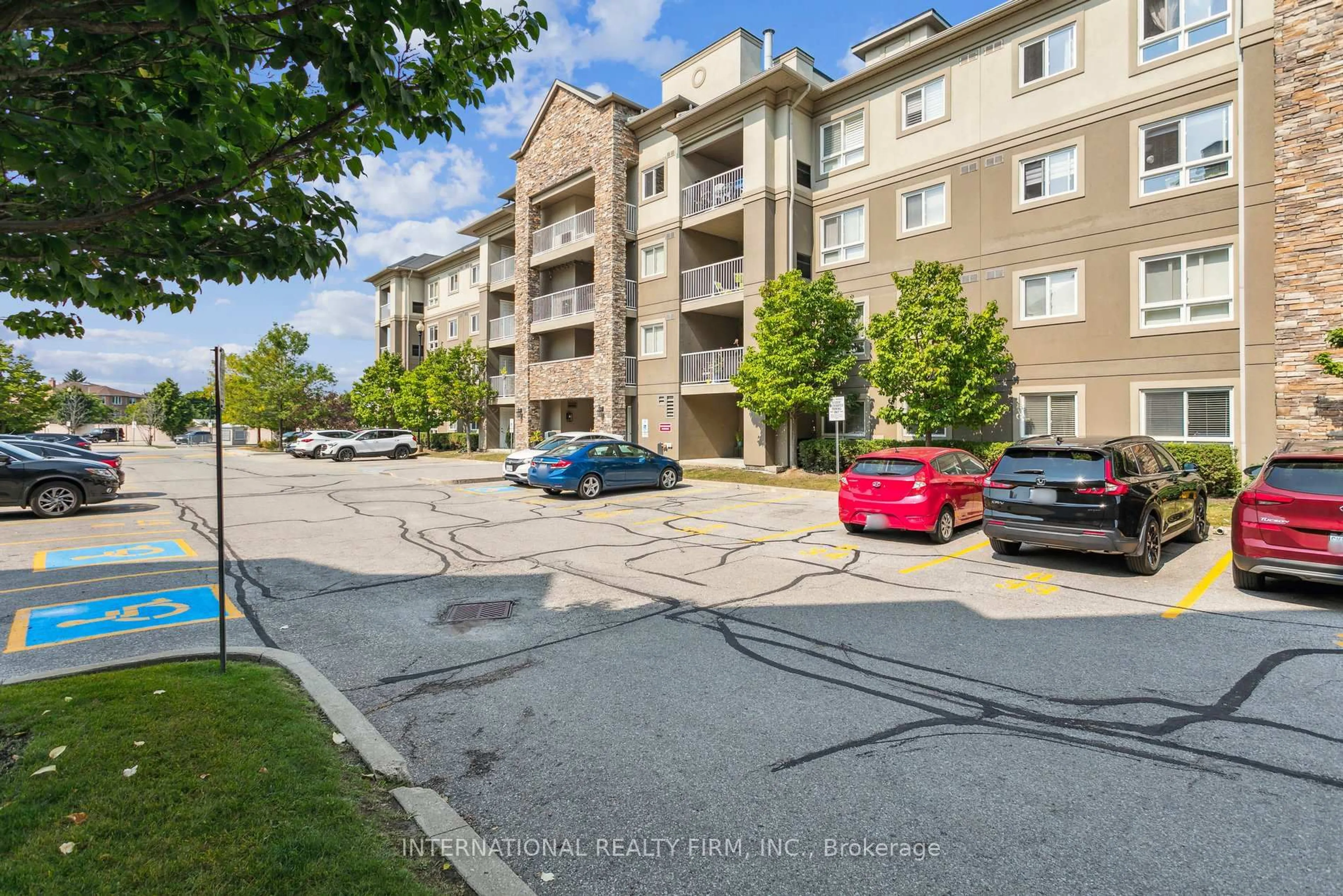 A pic from outside/outdoor area/front of a property/back of a property/a pic from drone, street for 6 Dayspring Circ #2113, Brampton Ontario L6P 2Z6