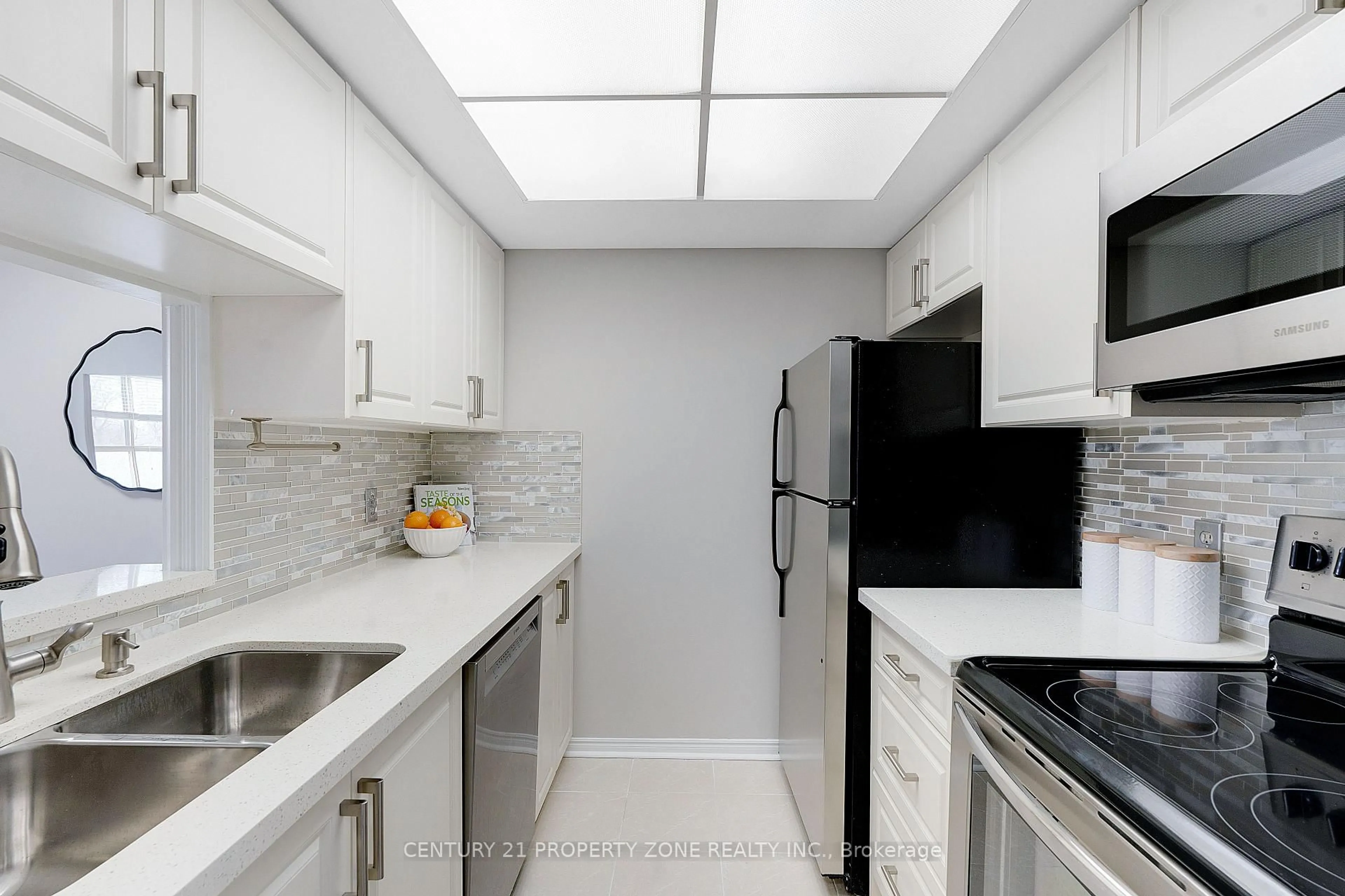 Standard kitchen, ceramic/tile floor for 8351 Mclaughlin Rd #403, Brampton Ontario L6Y 4H8