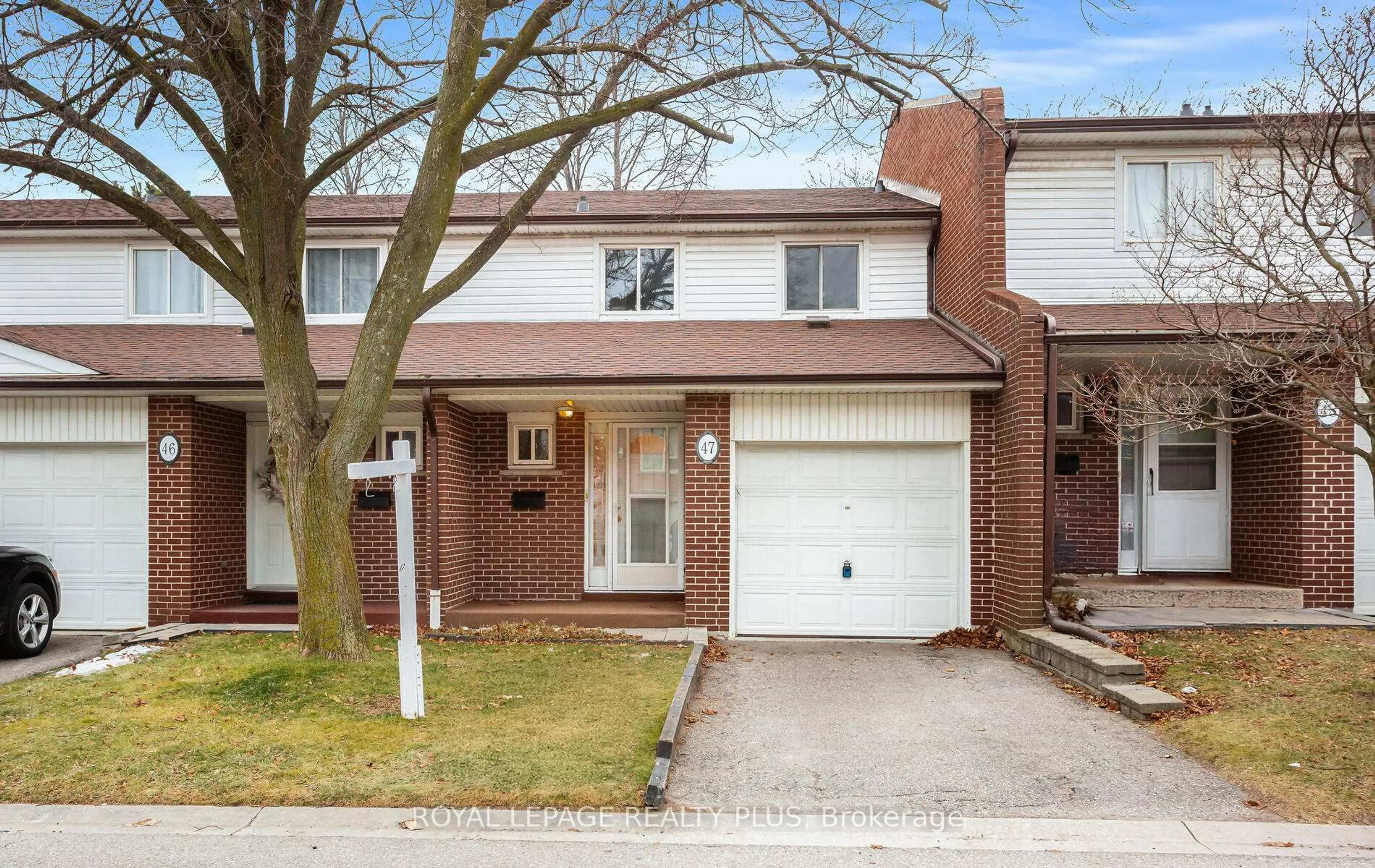 Home with brick exterior material, street for 2380 Bromsgrove Rd #47, Mississauga Ontario L5J 4E6