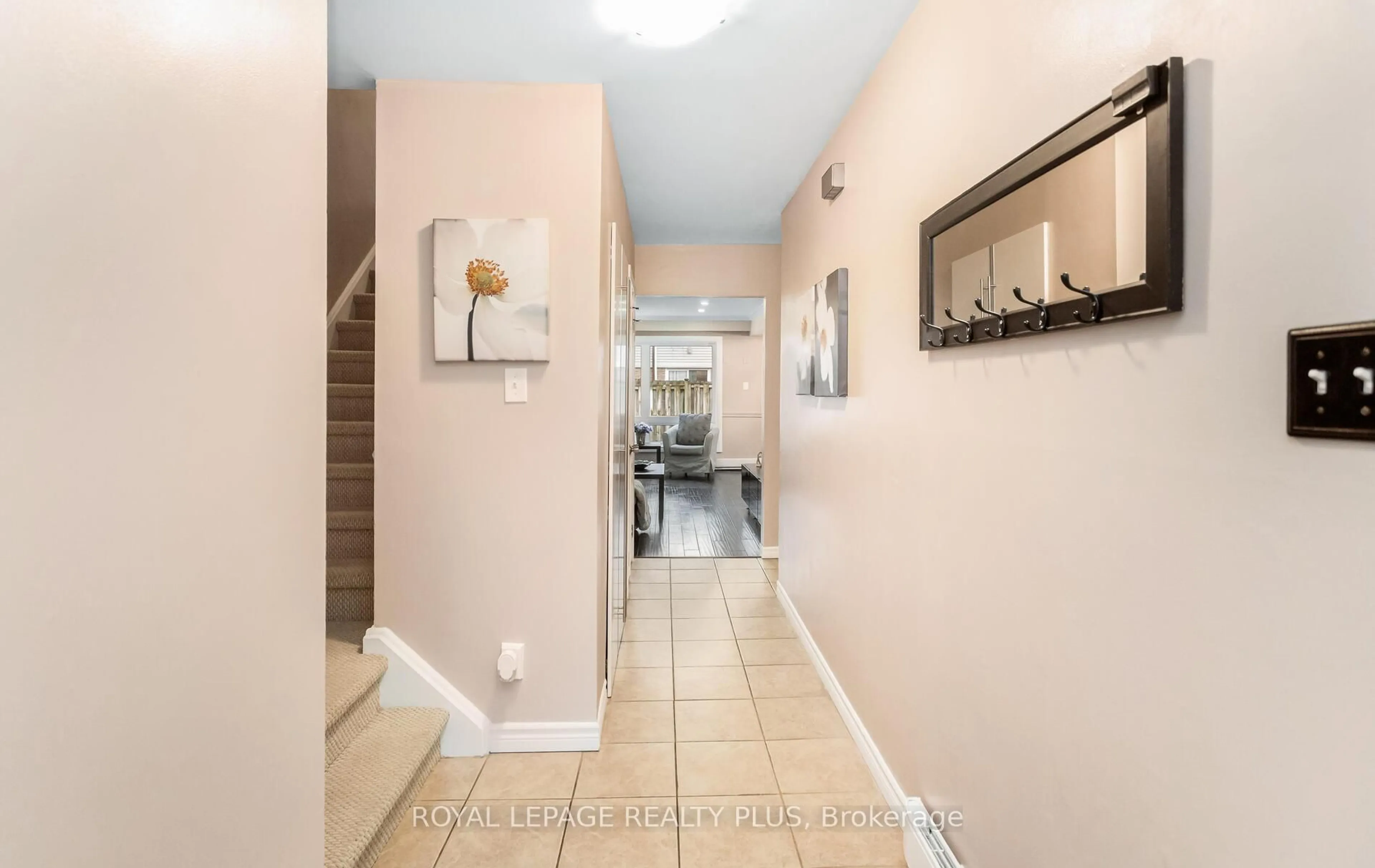 Indoor entryway for 2380 Bromsgrove Rd #47, Mississauga Ontario L5J 4E6