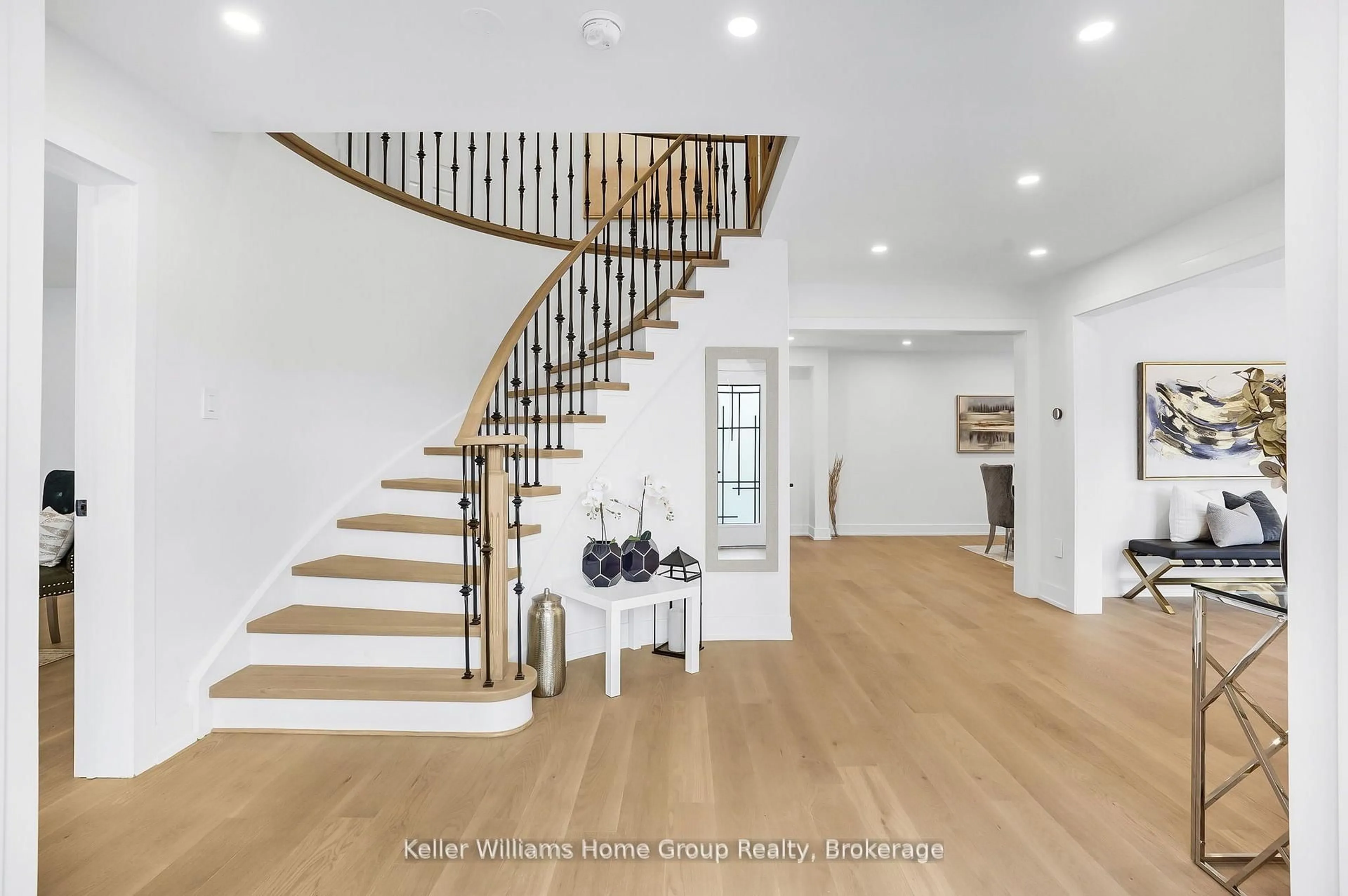 Unknown for 1105 Ewing Cres, Mississauga Ontario L5V 1B9