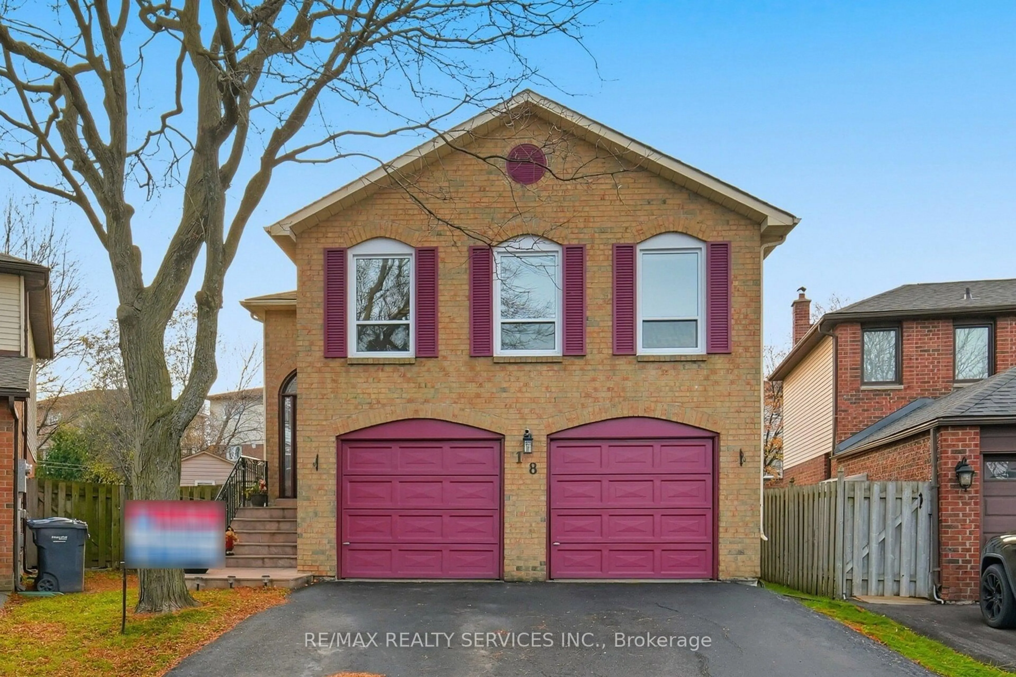 Home with brick exterior material, street for 18 Myna Crt, Brampton Ontario L6S 4H8