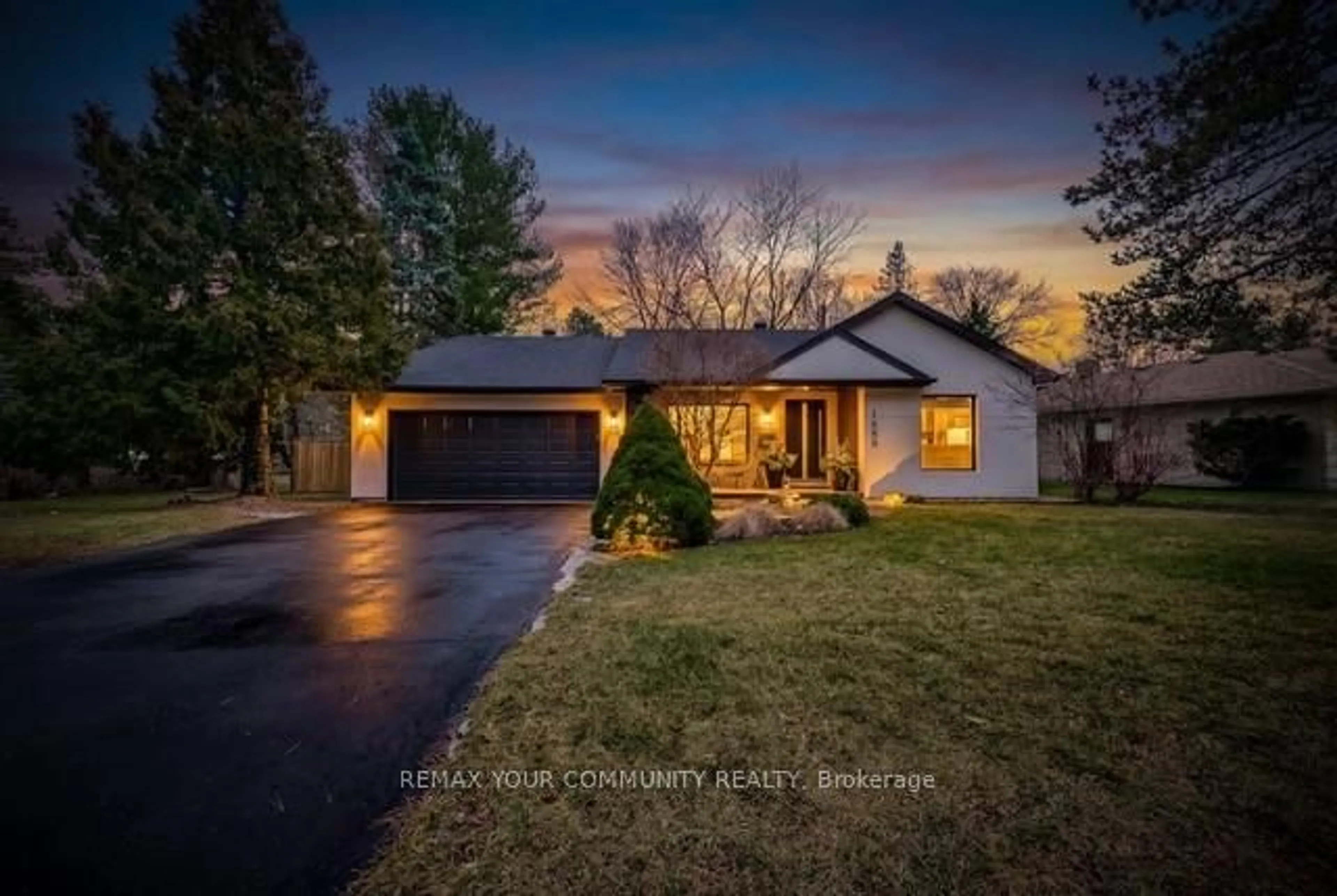 A pic from outside/outdoor area/front of a property/back of a property/a pic from drone, street for 1688 Missenden Cres, Mississauga Ontario L5J 2T4